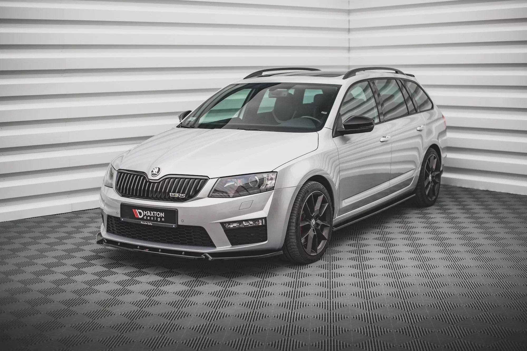Front Ansatz V.3 Für Skoda Octavia RS Mk3 Schwarz Hochglanz