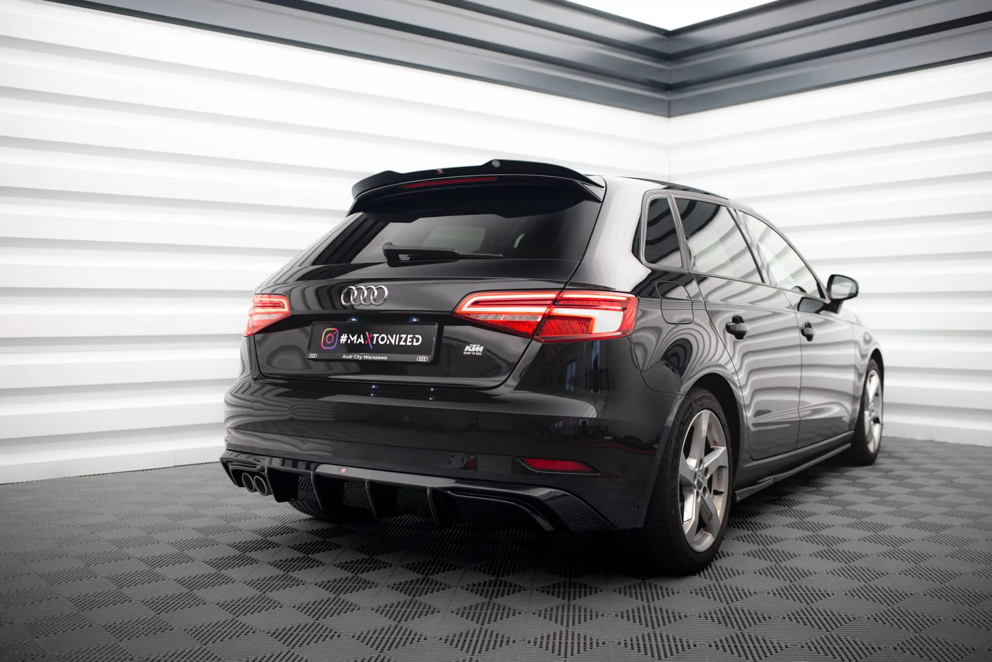 Diffusor Heck Ansatz Für Audi A3 Sportback 8V Facelift (Version Mit Doppelter Auspuffspitze)