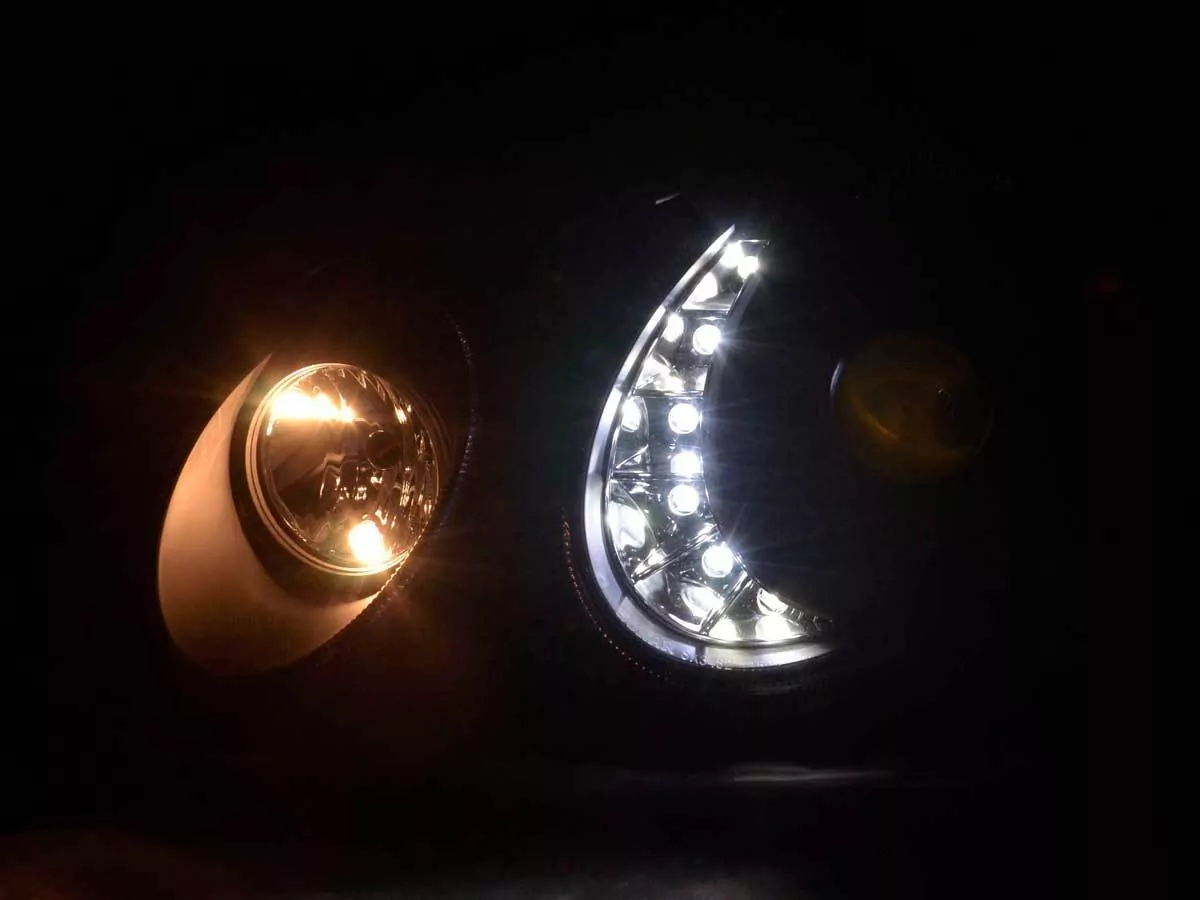 Scheinwerfer Set Daylight LED TFL-Optik Mercedes E-Klasse 211 Bj. 02-06 schwarz