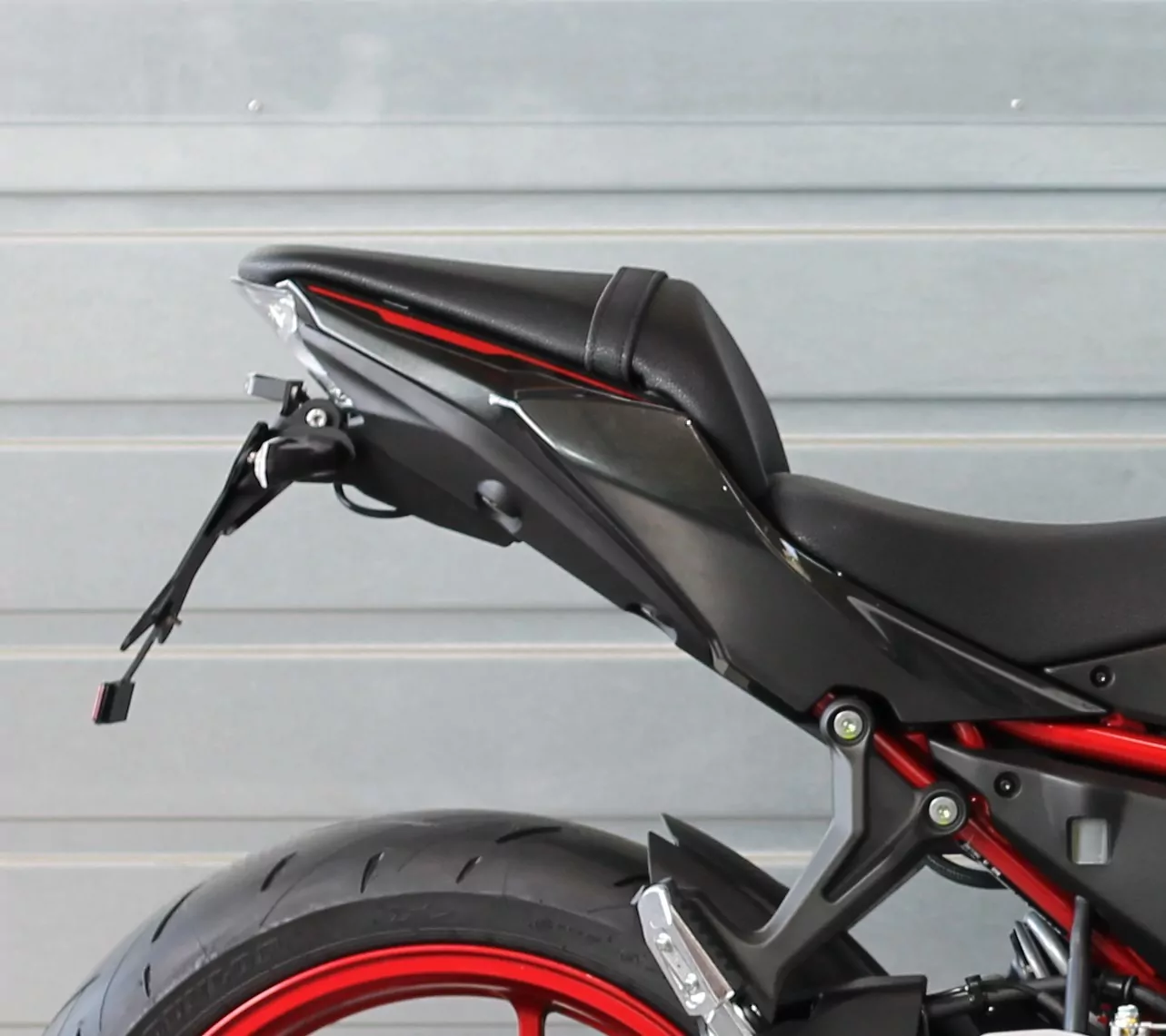 MG Biketec Kennzeichenhalter für Kawasaki Z 650 ab 2023