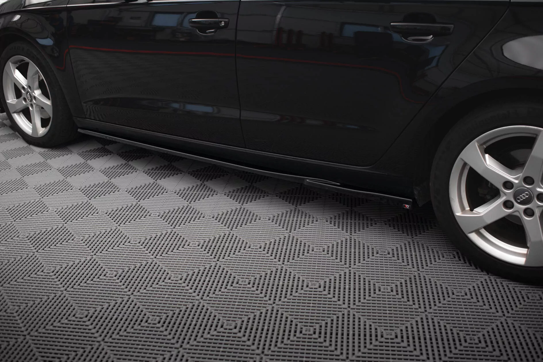 Seitenschweller Ansatz Für Audi A3 Sportback 8V Facelift Schwarz Hochglanz