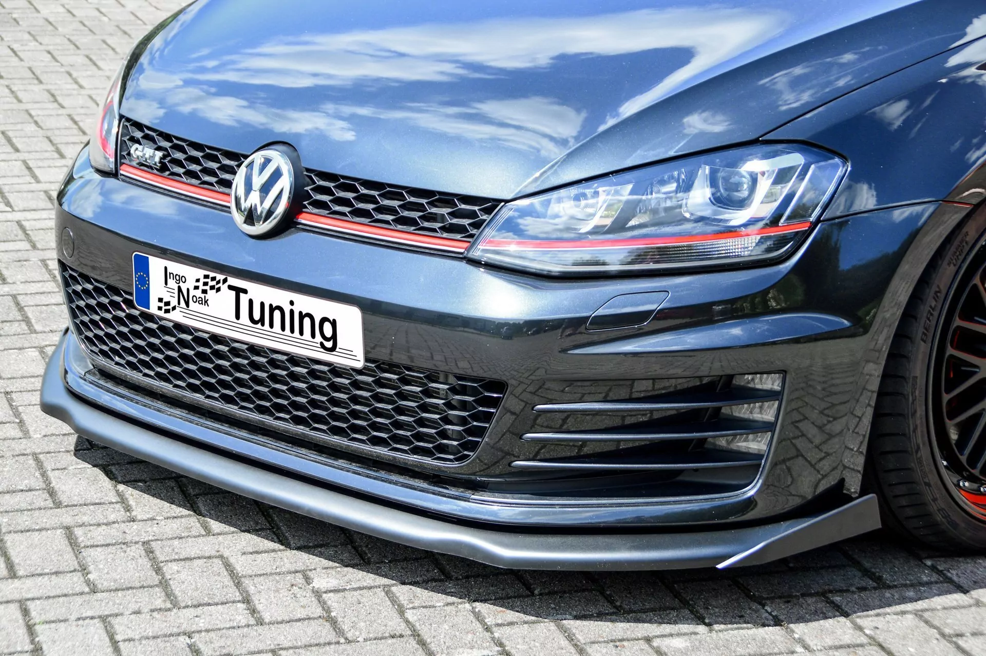 Cup Frontspoilerlippe V2 mit grossem Wing für VW Golf 7 GTI GTD