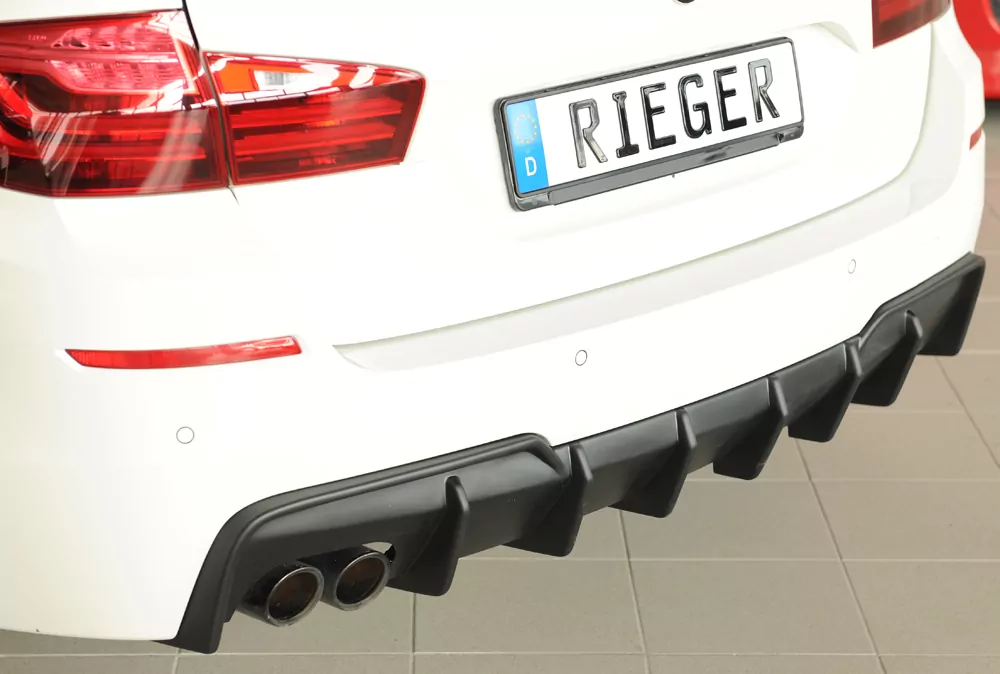 Rieger Heckeinsatz (für Fzg. mit AHK) matt schwarz für BMW 5er F10  (5L) Lim. 07.13- (ab Facelift) LCI