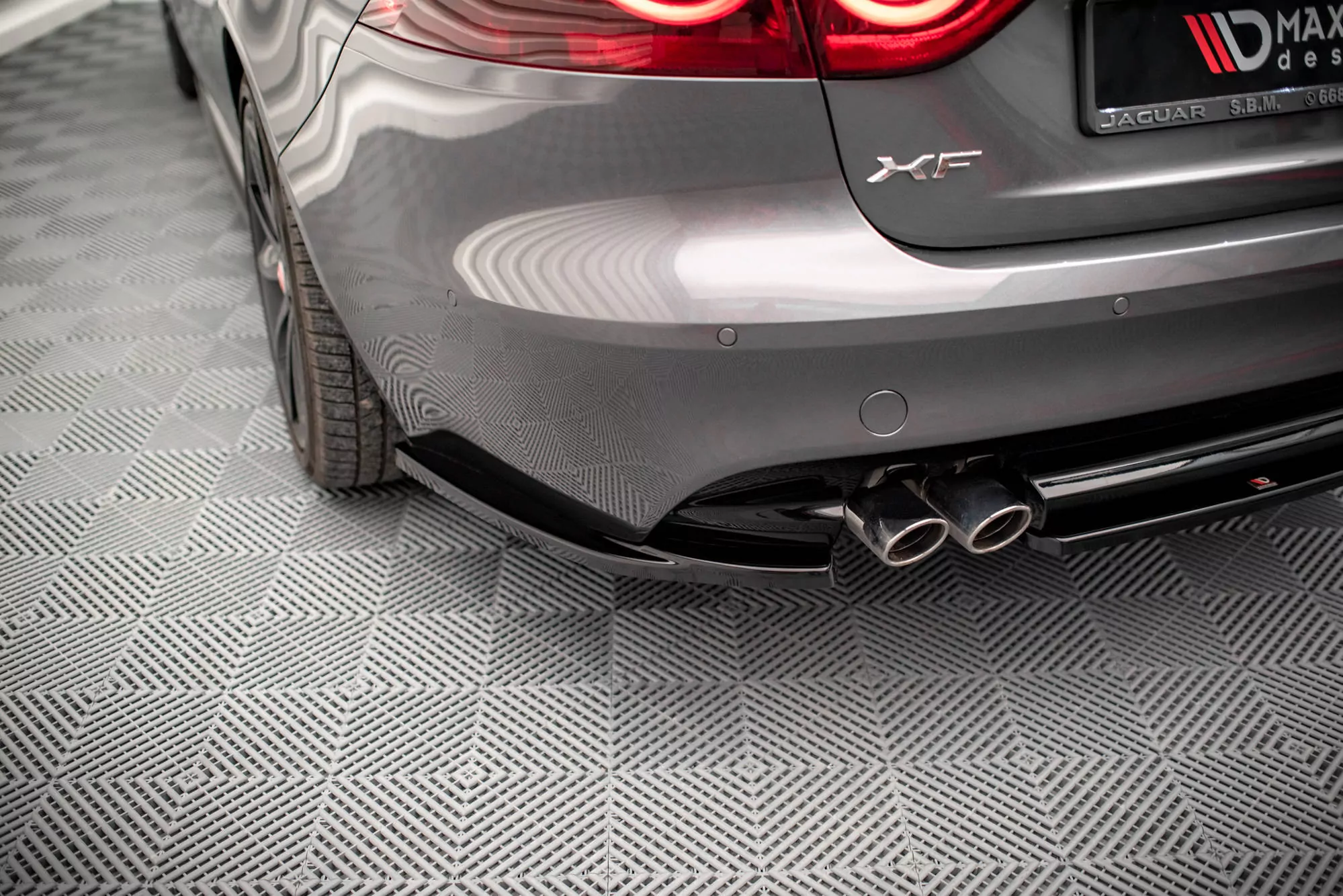 Heck Ansatz Flaps Diffusor Für Jaguar XF R-Sport Mk2 Schwarz Hochglanz