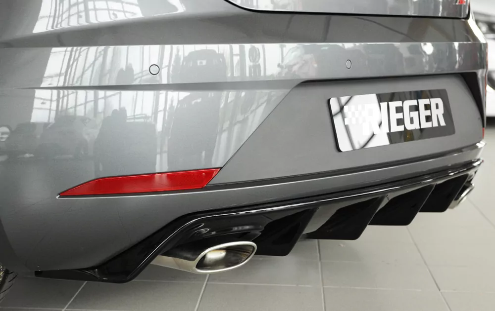 Rieger Heckeinsatz für Seat Leon Cupra (5F) - 5-tür. 01.17- (ab Facelift) schwarz glanz