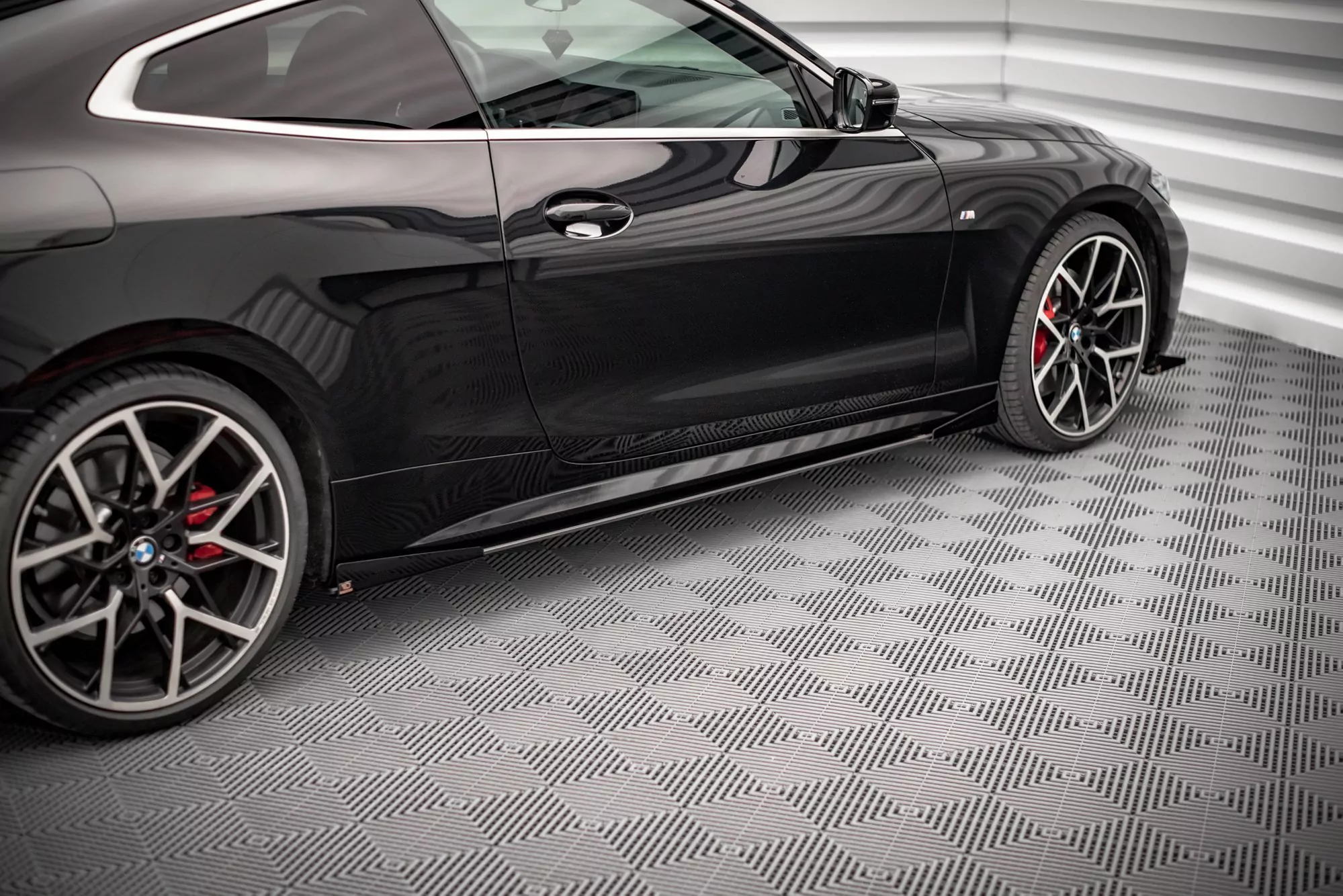 Street Pro Seitenschweller Ansatz Für + Flaps BMW 4er M-Paket / M440i G22 / G23 / G22 Facelift / G23 Facelift Schwarz Hochglanz