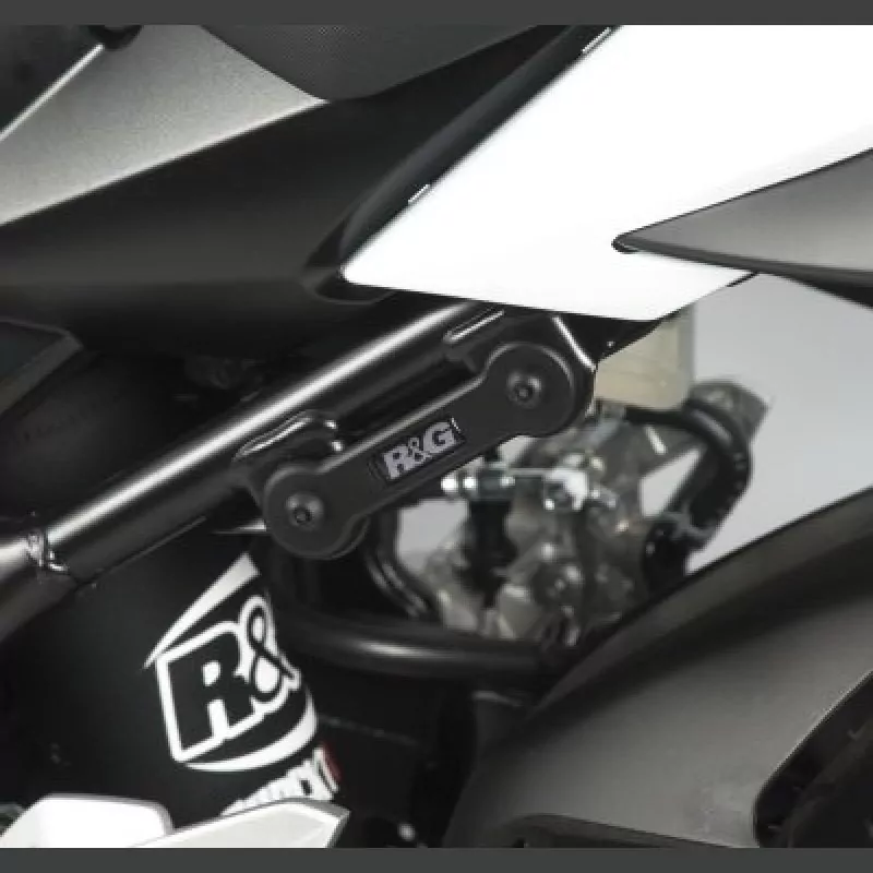 R&G Racing Auspuffhalter Set Suzuki GSR 750 2011-