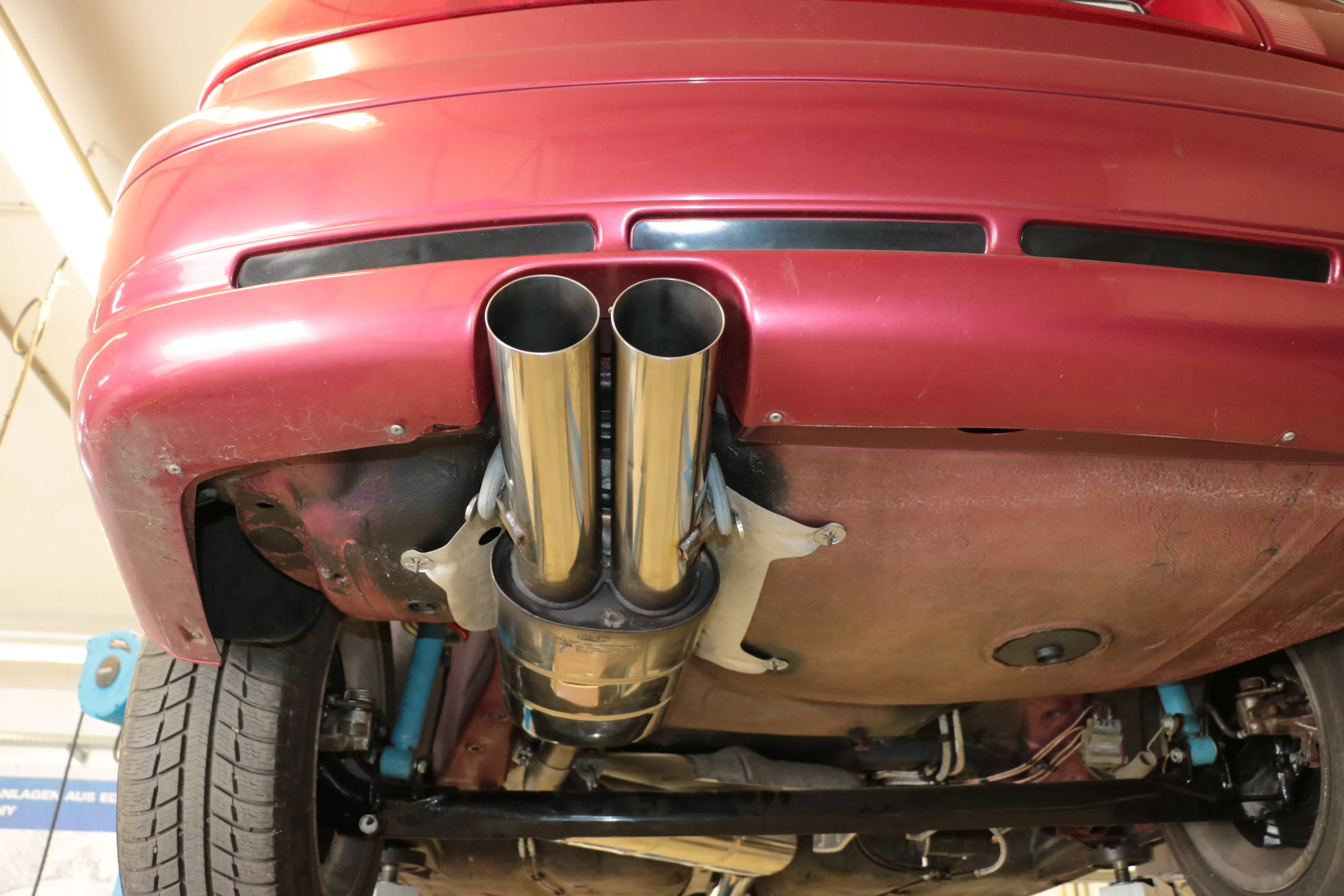 Audi 80/90 - Typ 89, B3 Limousine/ Coupe/ 80 B4 - Cabrio  Endschalldämpfer für Modelle mit Sonderstoßstange (siehe Bild) - 2x76 Typ 10