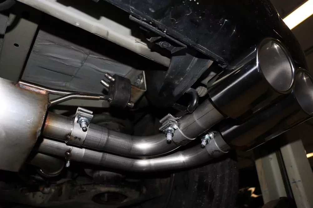 Mercedes Vito/ Viano - W639 Kompact  Endschalldämpfer quer Ausgang rechts/links inkl. Verbindungsrohr - 2x115x85 Typ 32 rechts/links