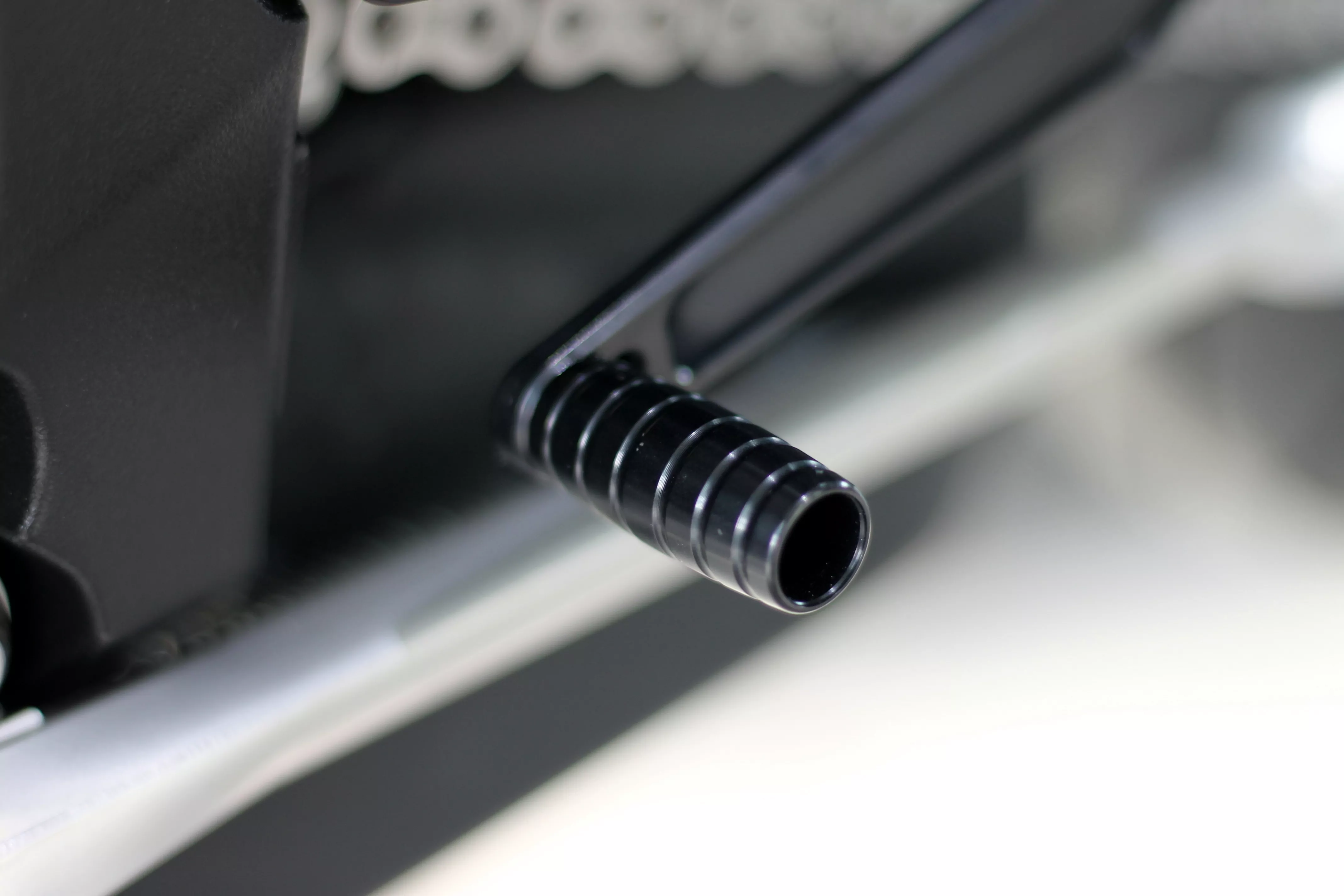 MG Biketec Sportfussrastenanlage / Rastenanlage / Fußrastenanlage mit ABE, gültig in D - A - CH für Triumph Street Triple 765 S / R / RS ab 2023