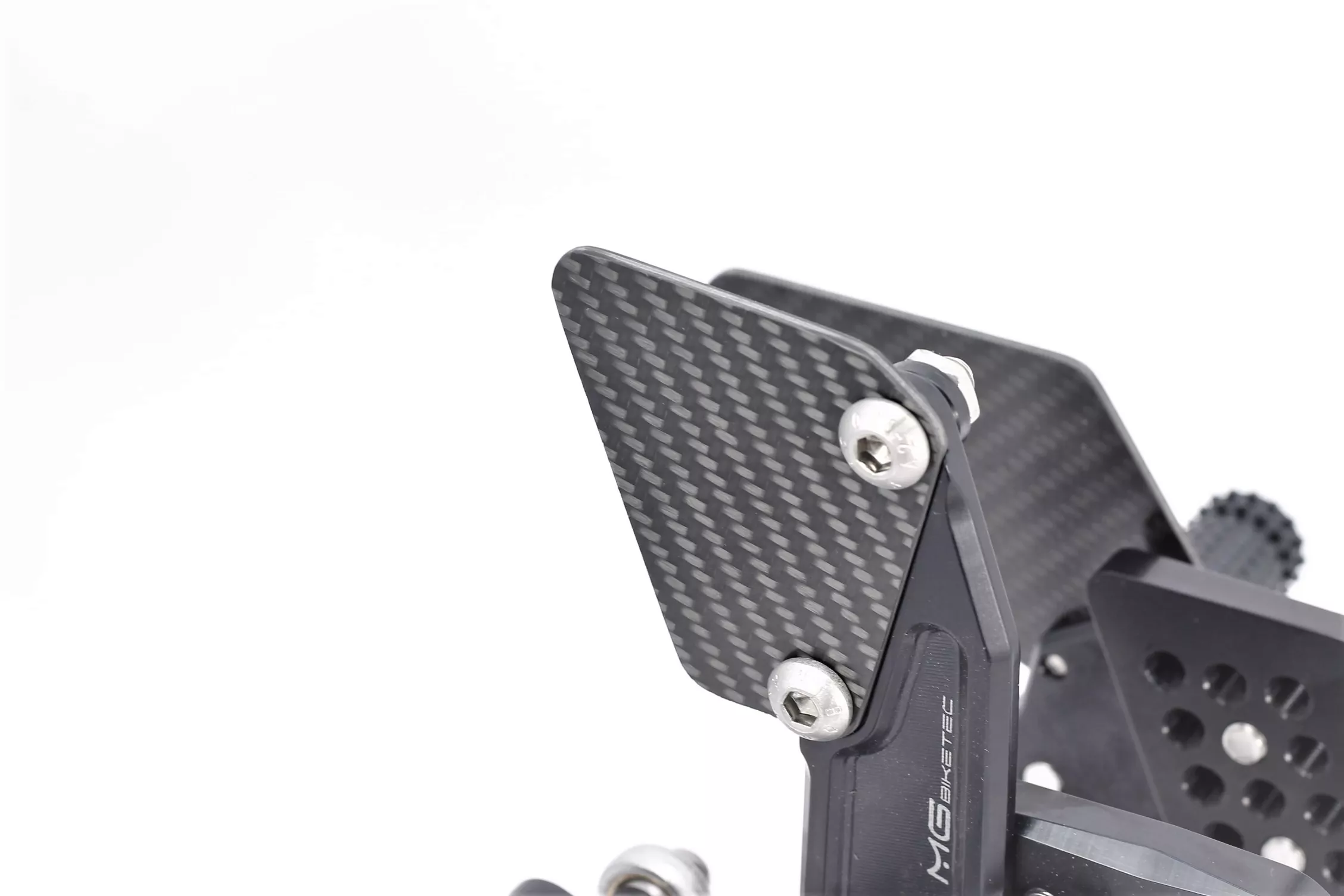 MG Biketec Sportfussrastenanlage / Rastenanlage / Fußrastenanlage mit ABE, gültig in D - A - CH für Triumph Speed Triple 1050 ab 2005-2007