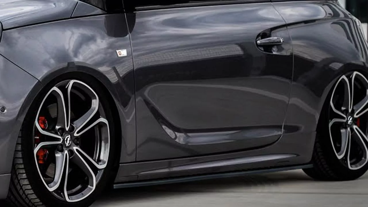 Seitenschweller im Cup Look für Adam S + OPC Line ab Bj. 2015-