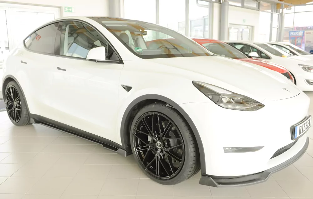 Rieger Seitenschweller rechts ansatz matt schwarz für Tesla Model Y  (003)  03.20-