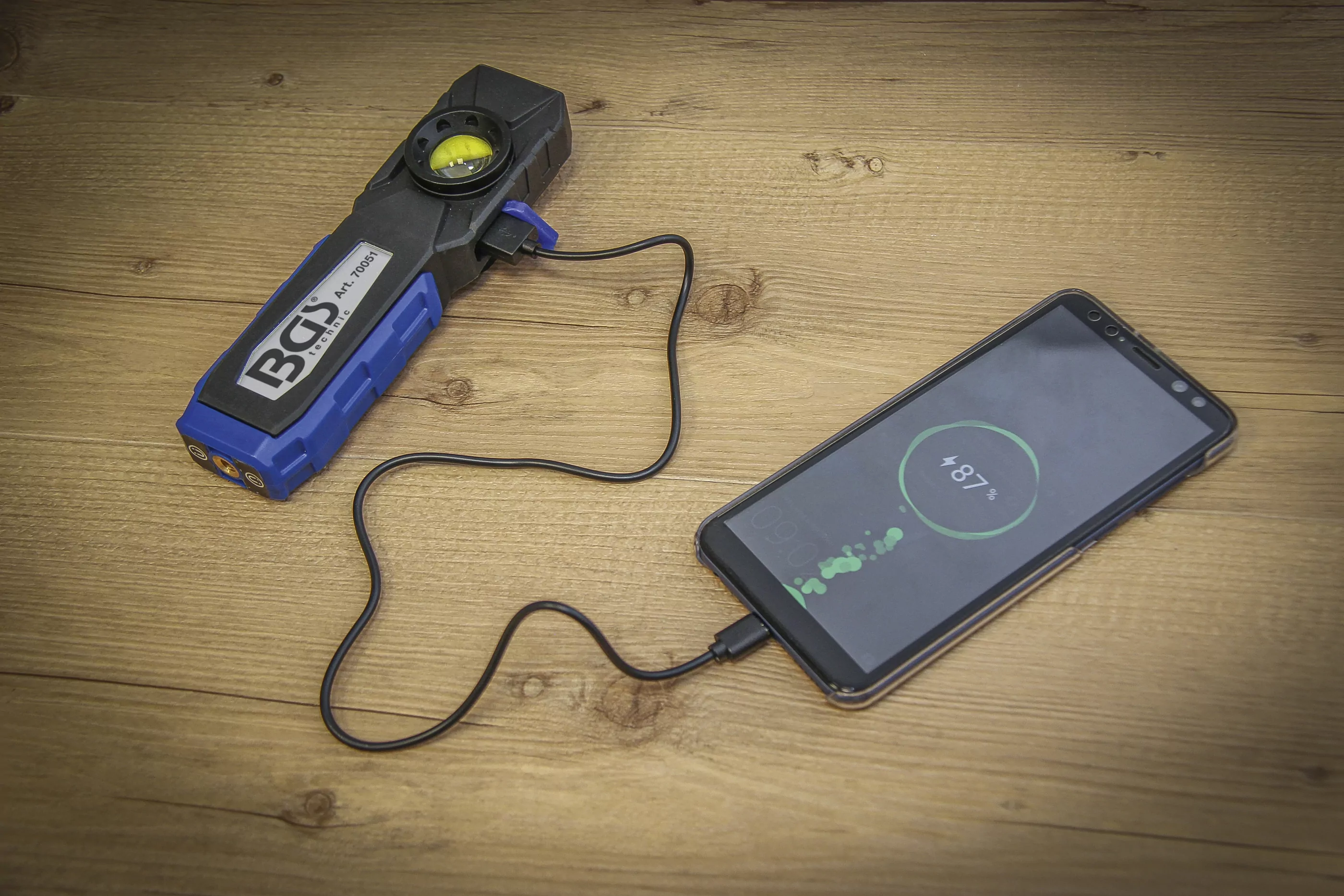 COB-LED-Werkstattleuchte mit Magnet und Haken | klappbar