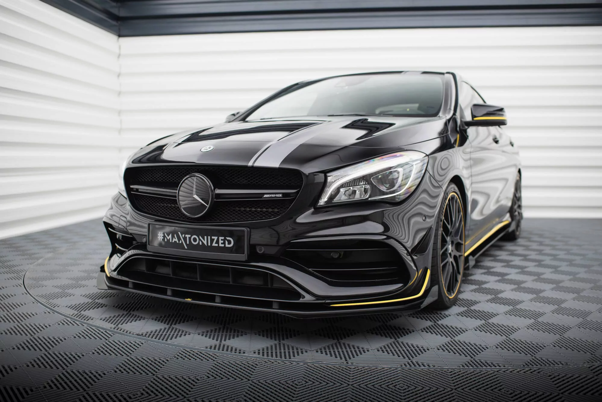 Street Pro Front Ansatz Für +Flaps Für + Flaps Mercedes-AMG CLA 45 Aero C117 Facelift Schwarz Hochglanz