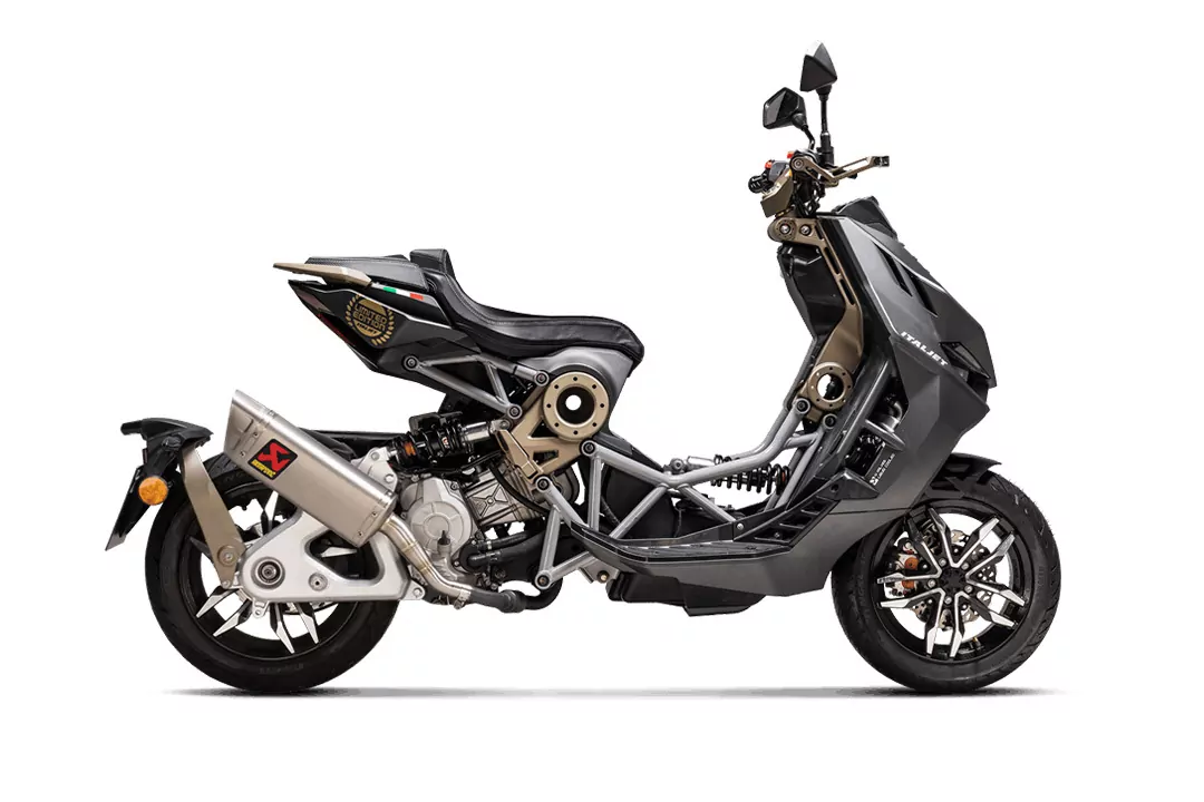 Akrapovic Slip-On Line (Titanium) Auspuffanlage für Italjet Dragster 125 / 200 ab Modelljahr 2021-