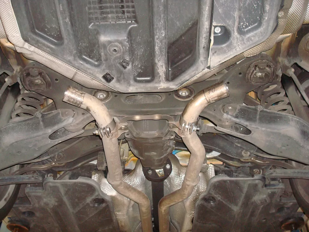 Mercedes C-Klasse 6 Zyl. - W204/S204 AMG-Paket + C63 Einsatz  Endschalldämpfer rechts/links - 2x115x85 Typ 32 rechts/links