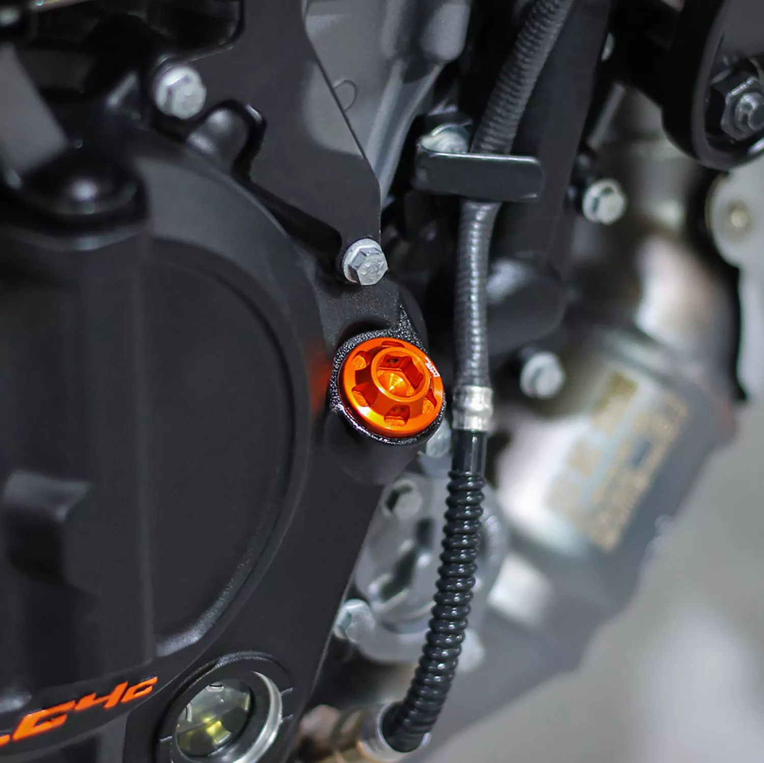 MG Biketec Ölverschlussschraube / Öleinfüllstopfen für Ducati 848 ab 2008