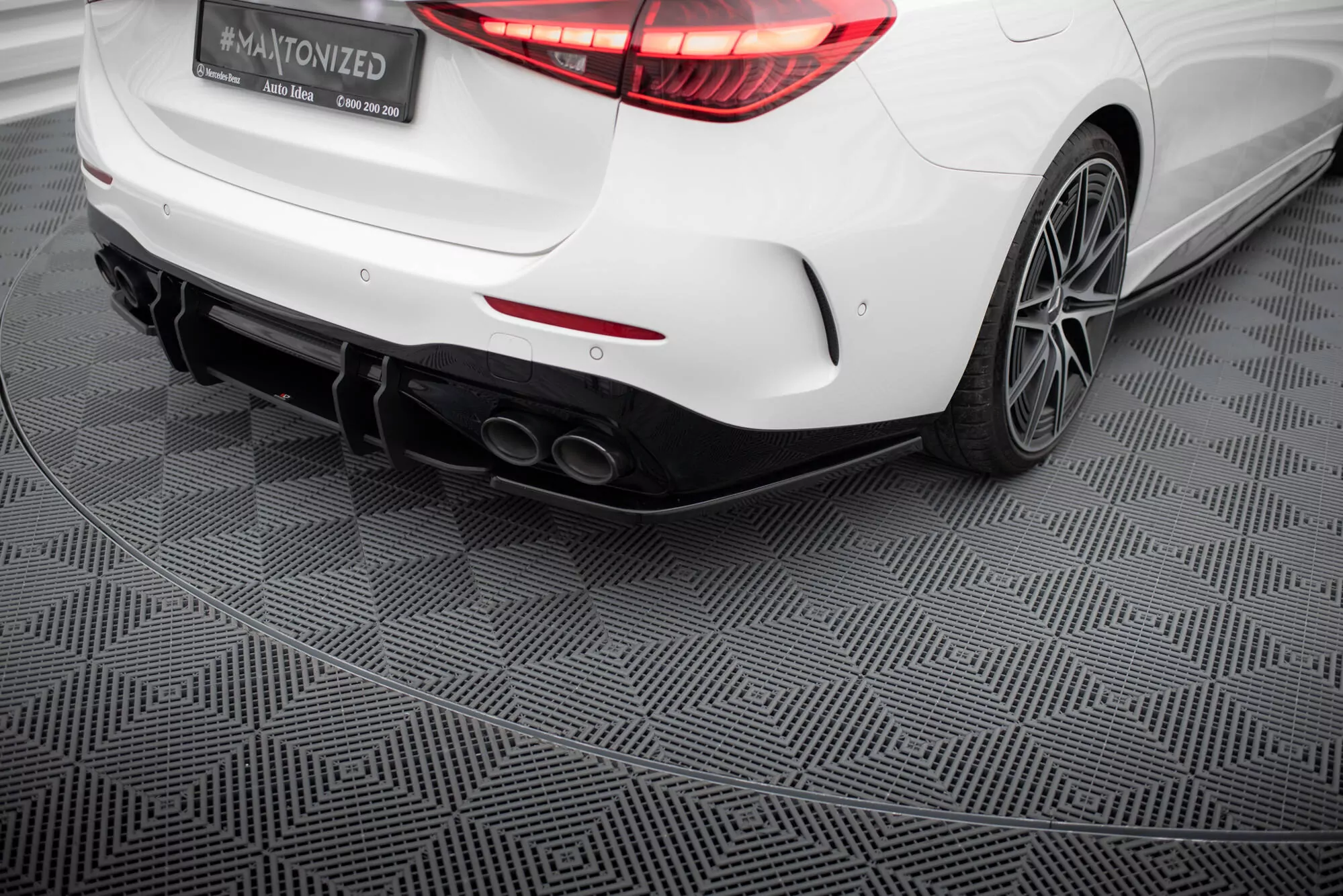 Heck Ansatz Flaps Diffusor Für Mercedes-Benz C AMG-Line / 43 AMG W206 Schwarz Hochglanz