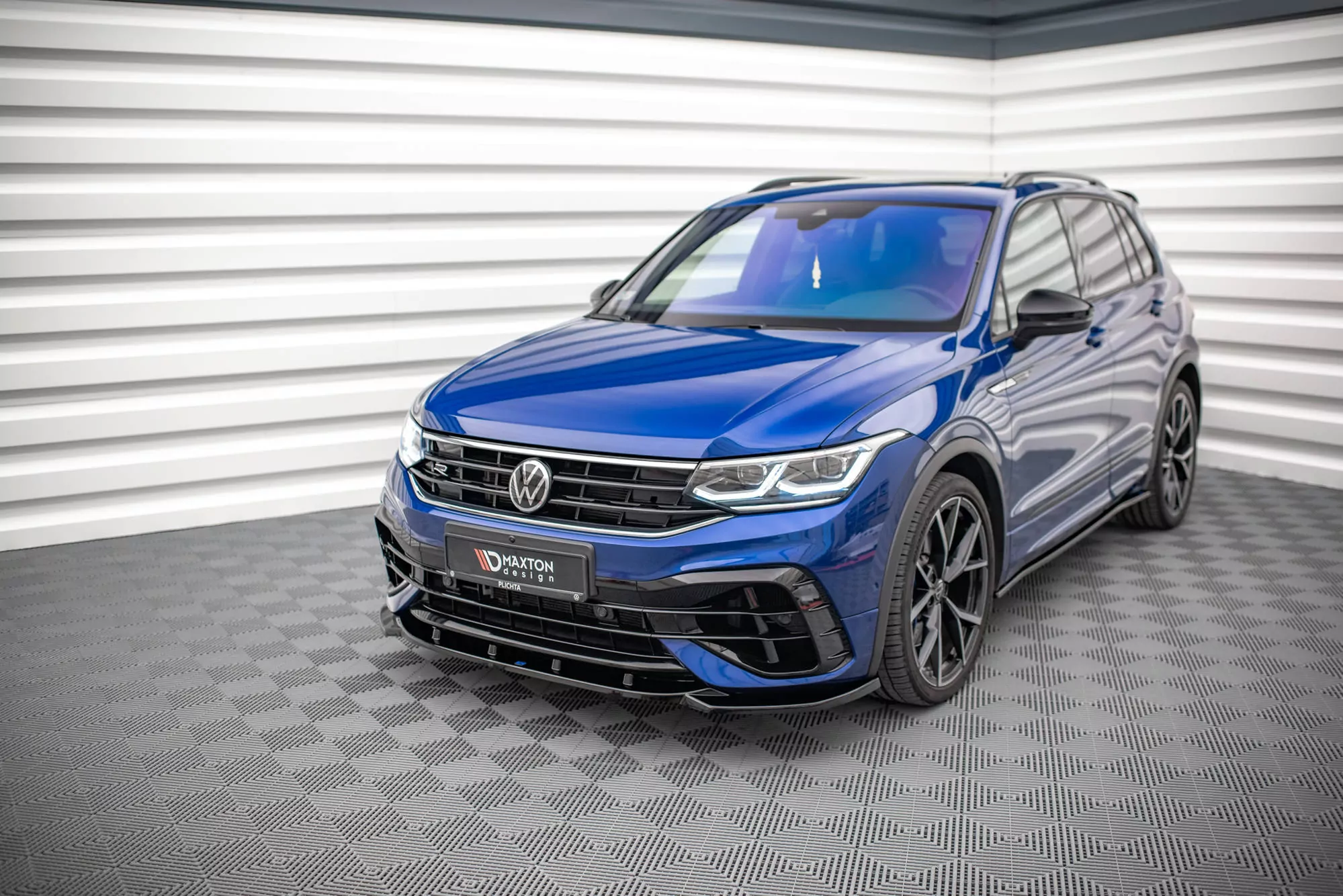 Front Ansatz V.3 Für Volkswagen Tiguan R / R-Line Mk2 Facelift Schwarz Hochglanz