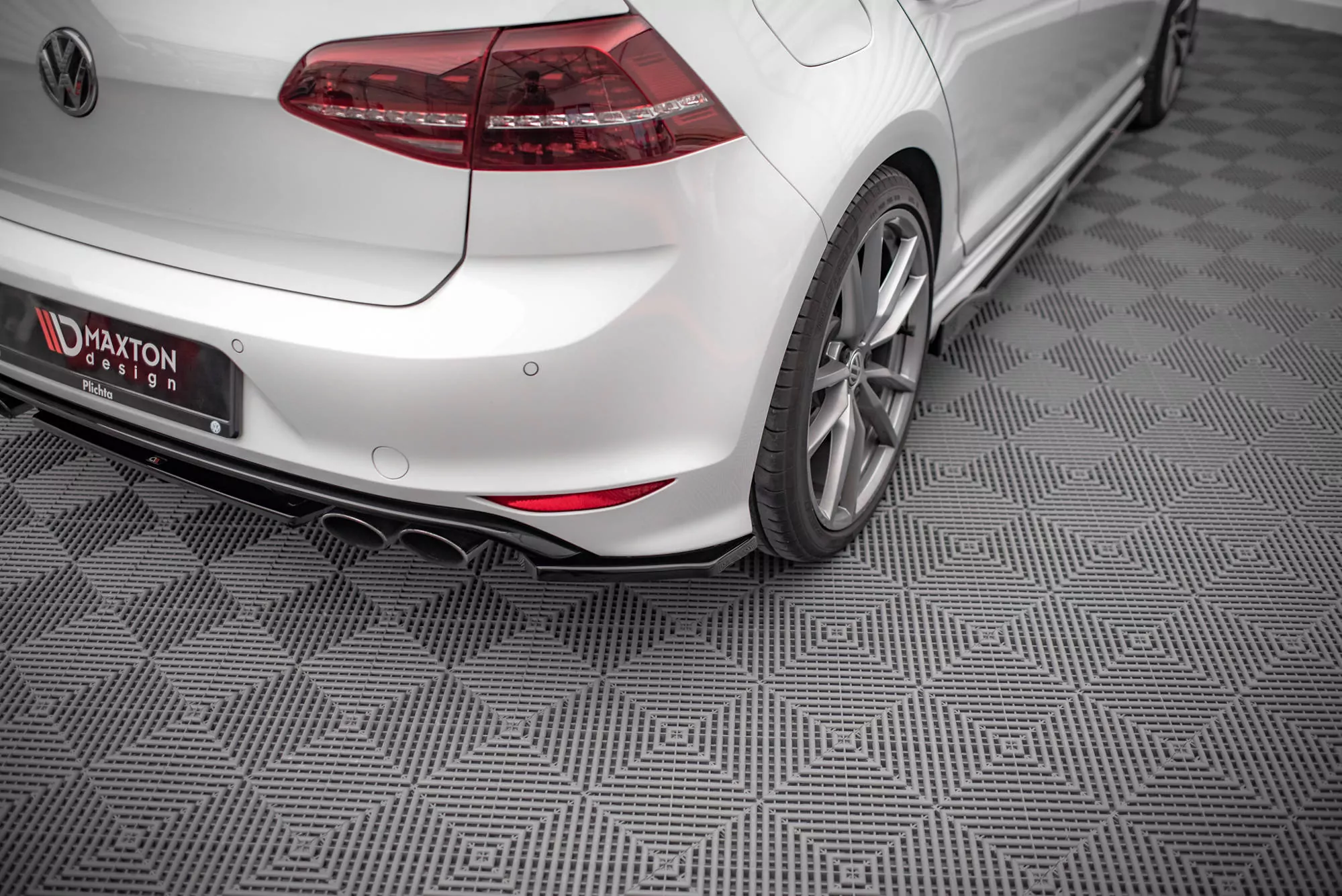 Heck Ansatz Flaps Diffusor V.3 Für Volkswagen Golf R Mk7 Schwarz Hochglanz