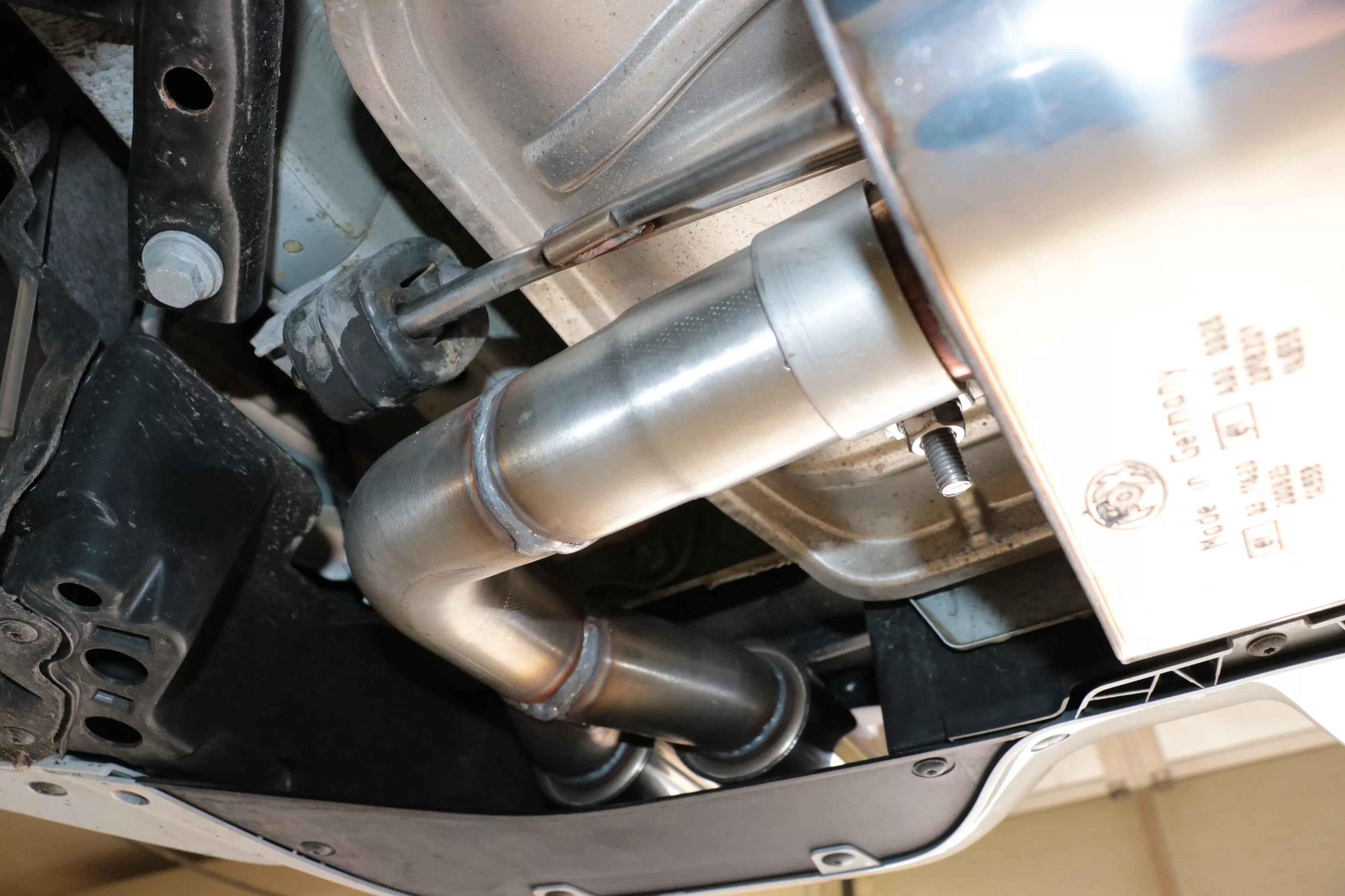 Cupra Leon 4x2 - KL  Endschalldämpfer Ausgang rechts/links - 2x80 Typ 25 rechts/links