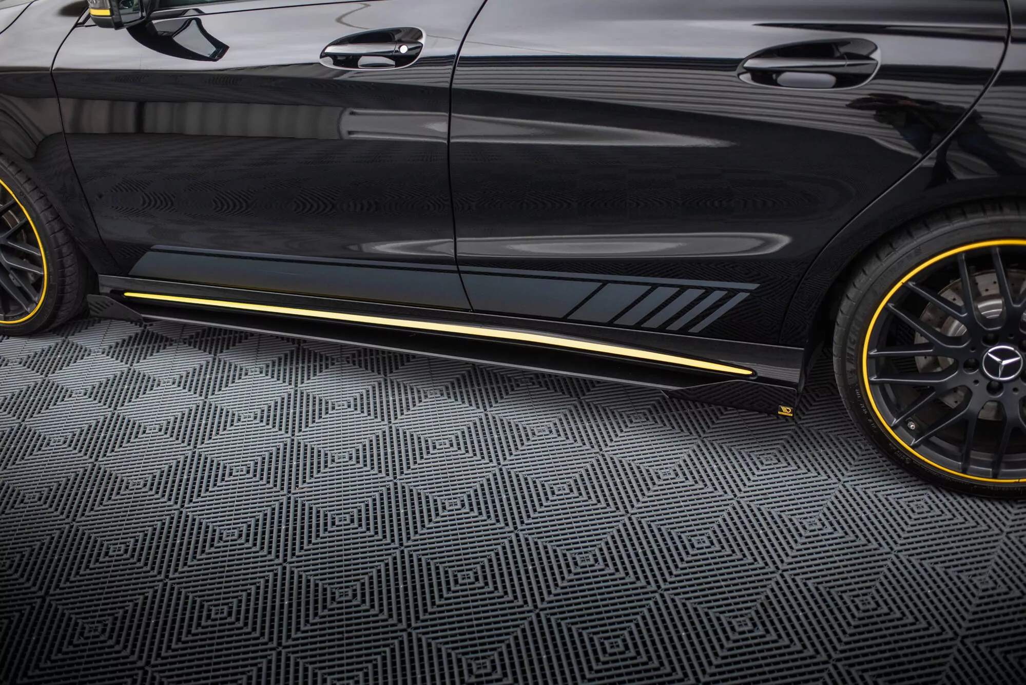 Seitenschweller Flaps Für Mercedes-AMG CLA 45 C117 Facelift Schwarz Hochglanz
