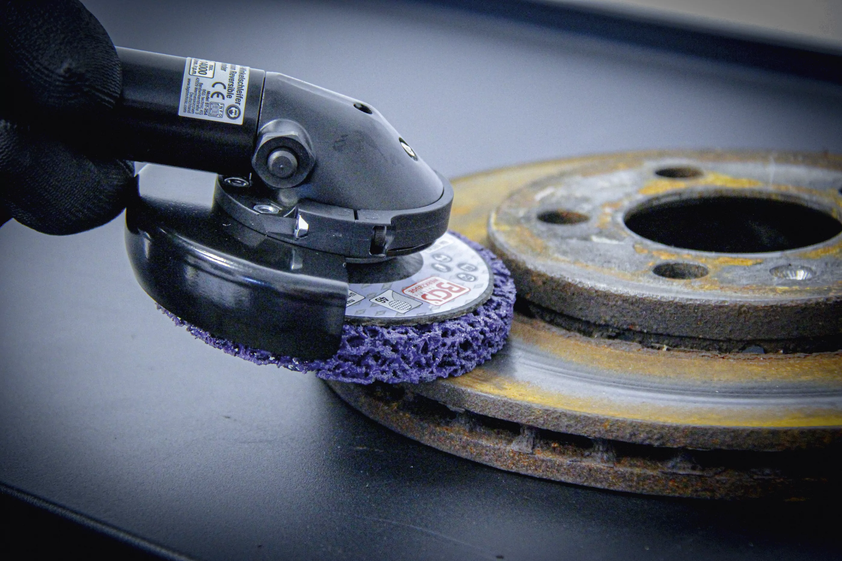 Abrasiv-Schleifscheibe | schwarz | Ø 100 mm | Aufnahmebohrung 16 mm