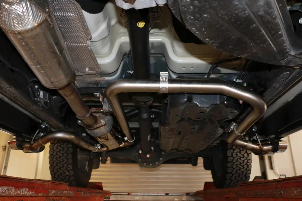 Ford Ranger ab 10/2016 4x4 - Wildtrak  Endschalldämpfer Sidepipe, Ausgang rechts und links am Fahrzeug - 2x115x85 Typ 38 rechts/links