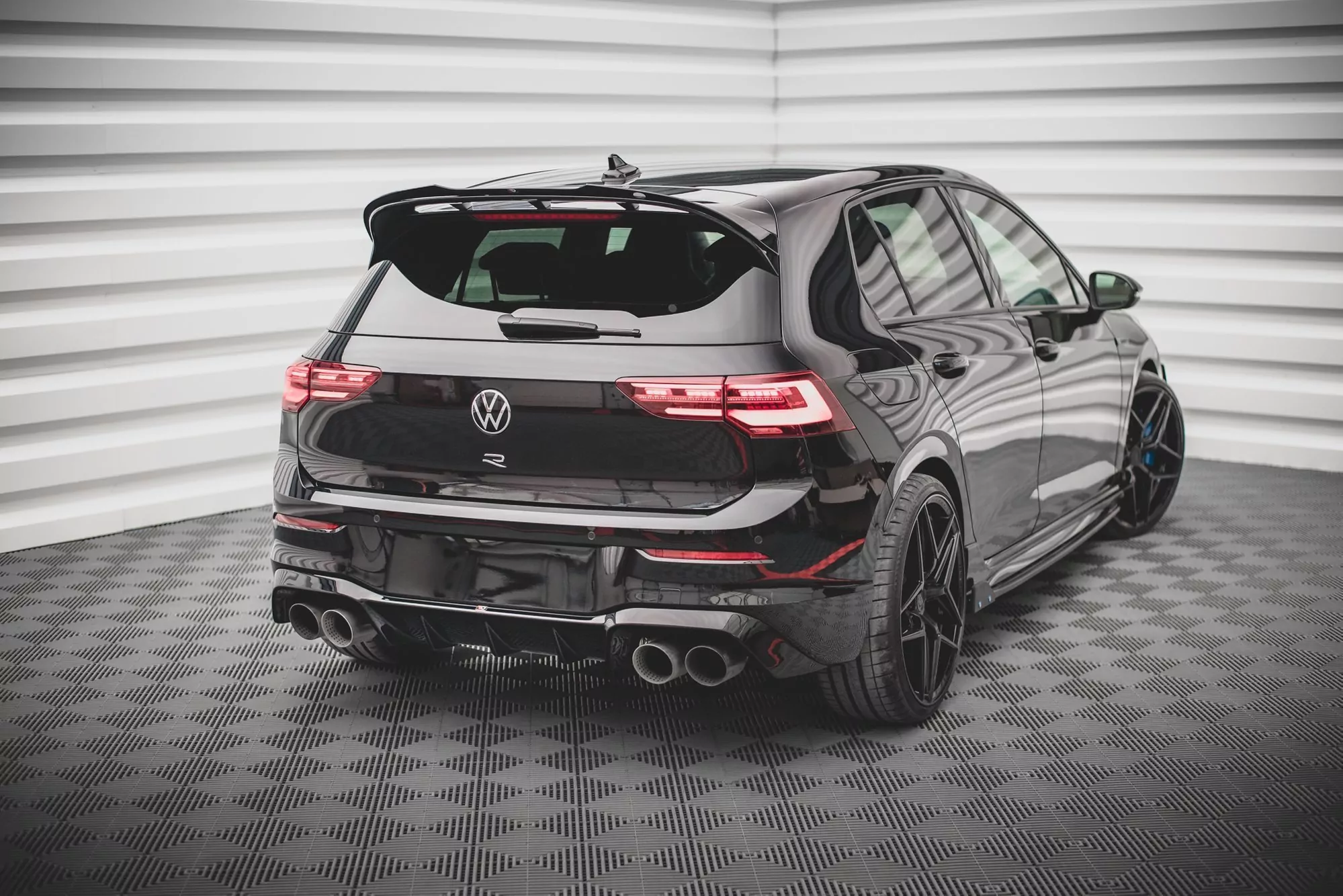 Diffusor Heck Ansatz V.1 Für Volkswagen Golf R Mk8 Schwarz Hochglanz