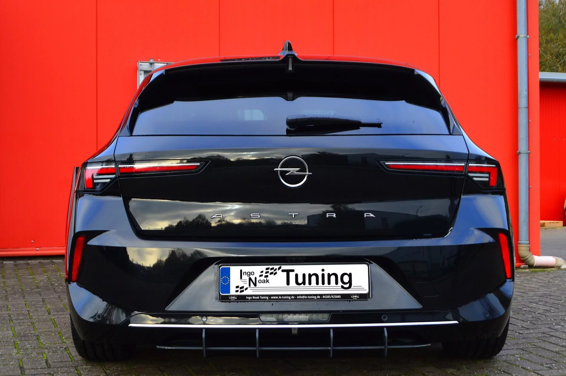 Gefräster Heckansatz mit Finnen für Opel Astra L