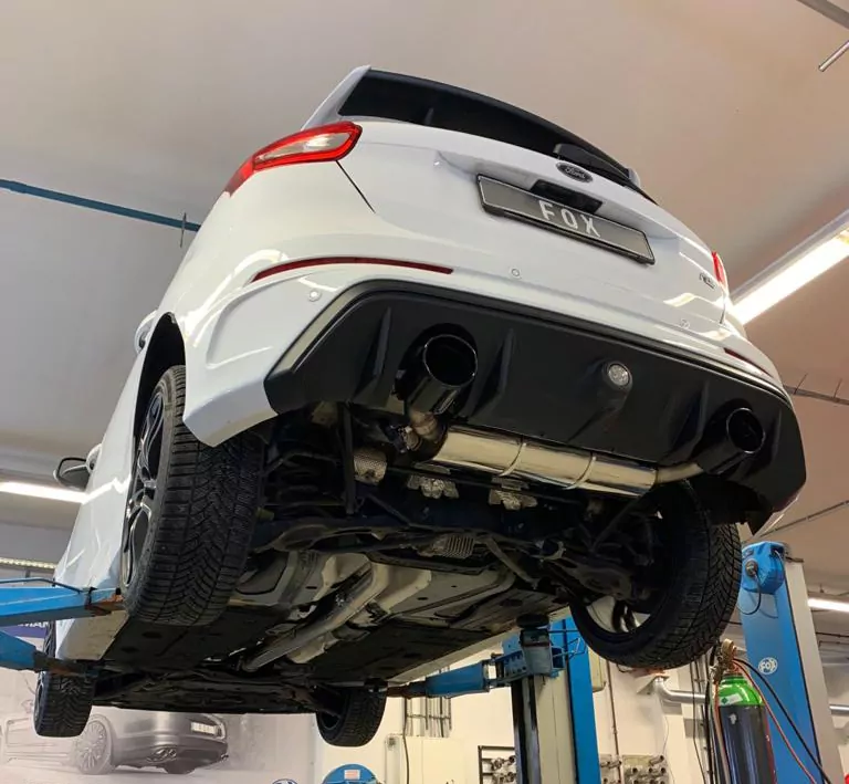 Ford Focus III RS  Endschalldämpfer quer Ausgang rechts/links mit Abgasklappe - 129x106 Typ 32 rechts/links schwarz emailliert