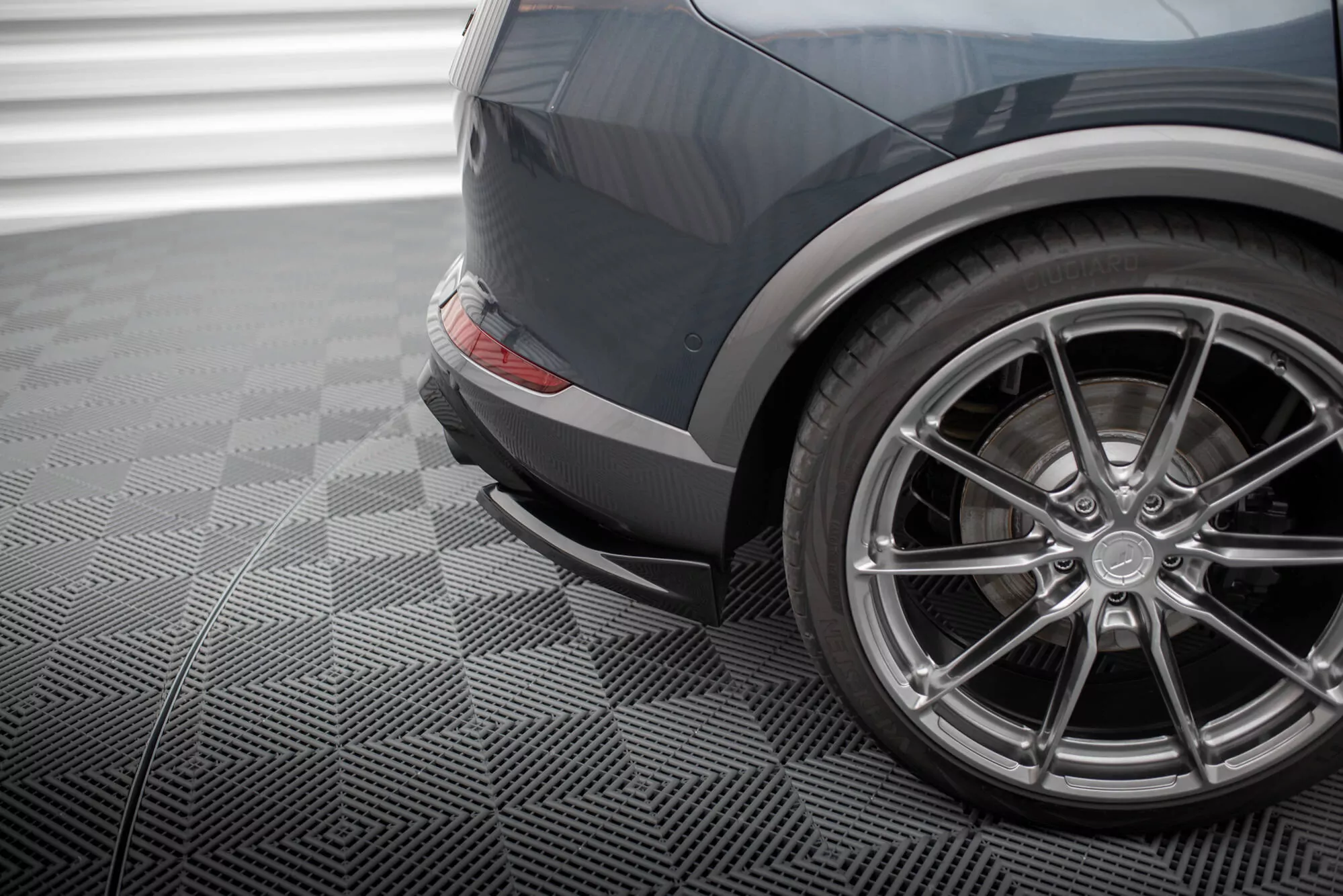 Heck Ansatz Flaps Diffusor V.3 Für Cupra Formentor Mk1 Schwarz Hochglanz