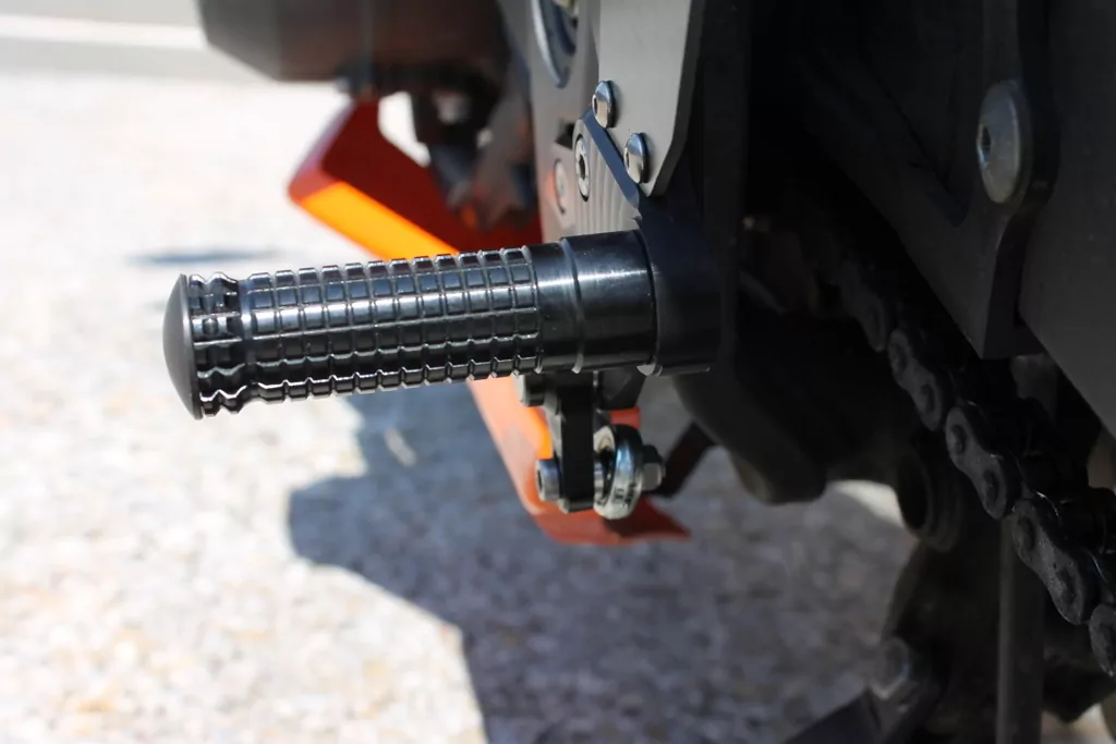 MG Biketec Sportfussrastenanlage / Rastenanlage / Fußrastenanlage mit ABE, gültig in D - A - CH für Kawasaki Z 750 ab 2007