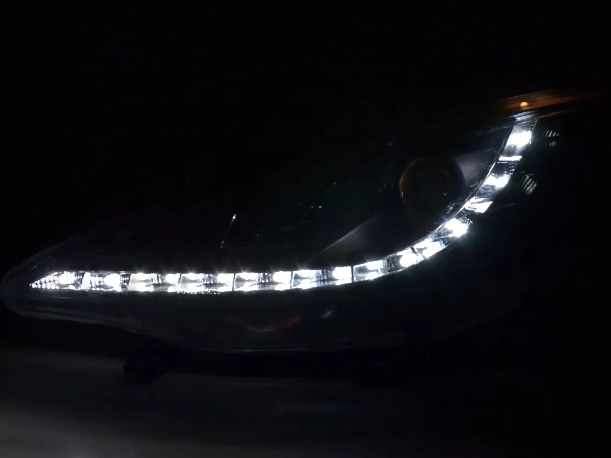 Scheinwerfer Set Daylight LED Tagfahrlicht Peugeot 207 Bj. 06- schwarz