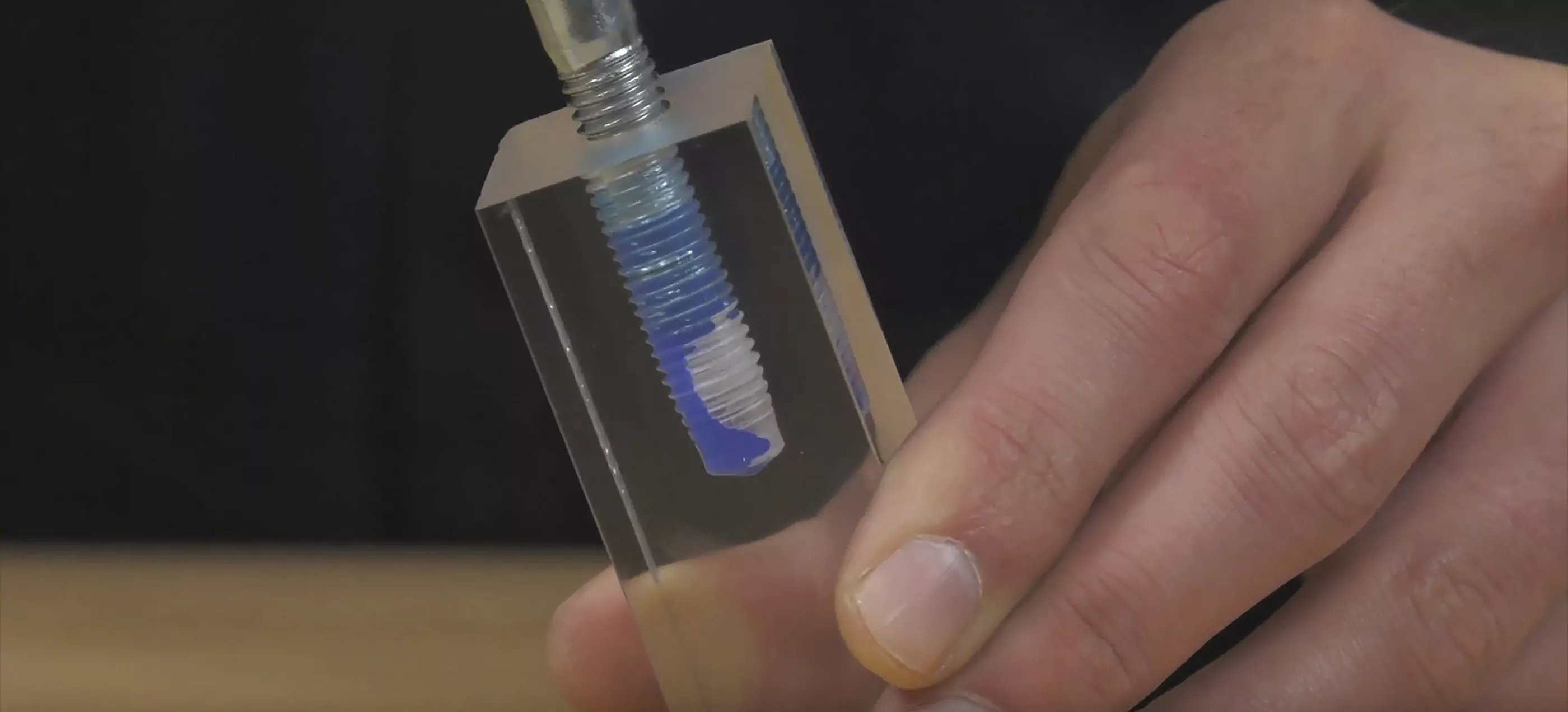 Schraubenfest | mittelfest | hochviskos | Pumpdosierer 50 g