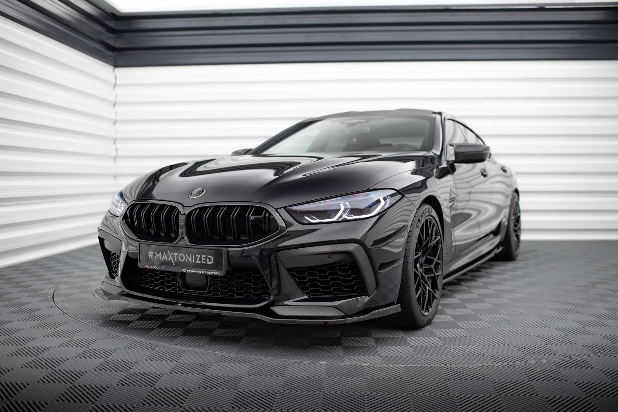 Front Ansatz V.2 Für BMW M8  Gran Coupe F93 / Coupe F92 Schwarz Hochglanz