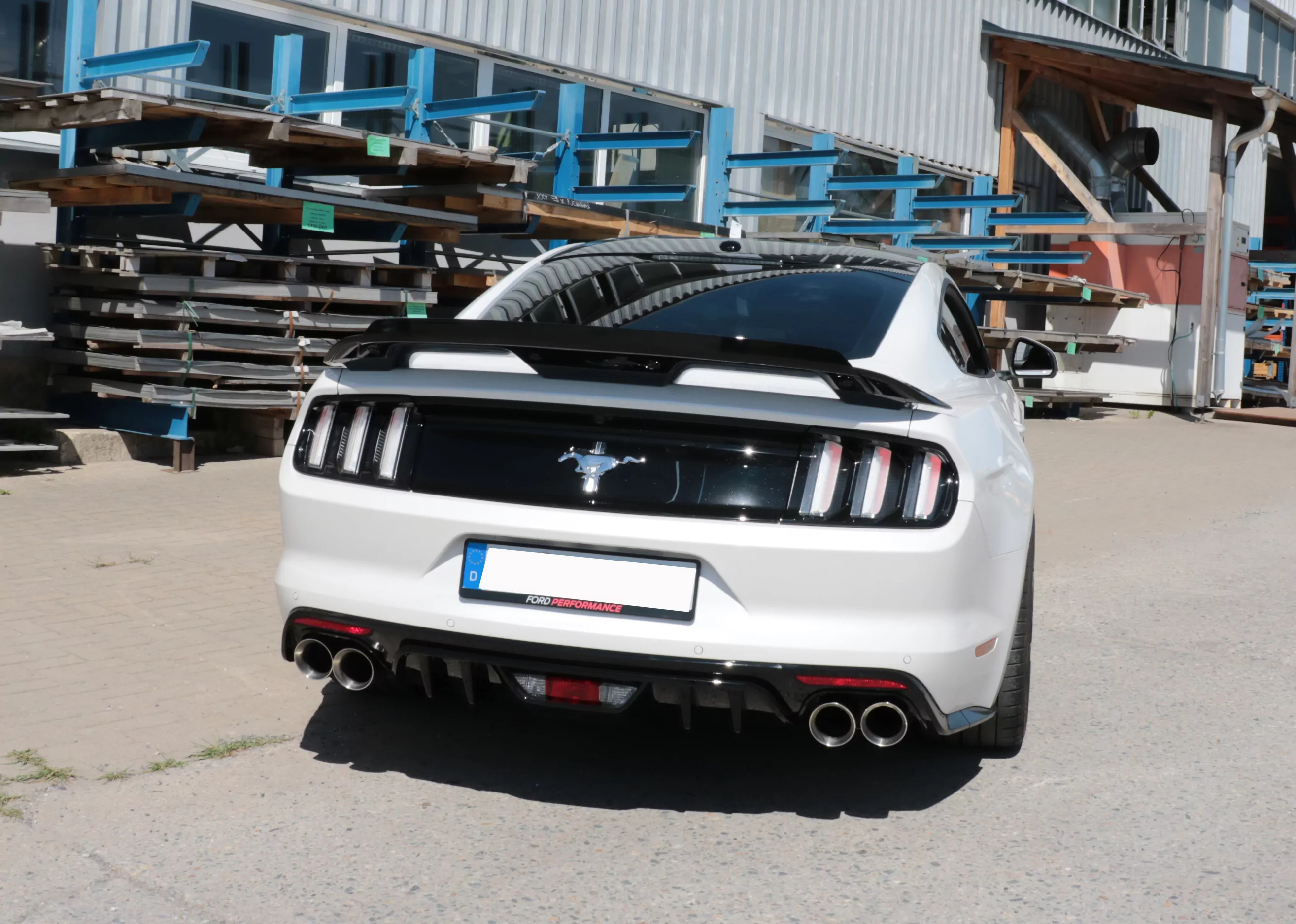 Ford Mustang VI Coupe & Convertible - 4/6/8 -Zylinder  Endschalldämpfer rechts/links ohne Abgasklappen - 2x100 Typ 25 rechts/links - passend an den Stoßstangenansatz 52889573 von Velocity