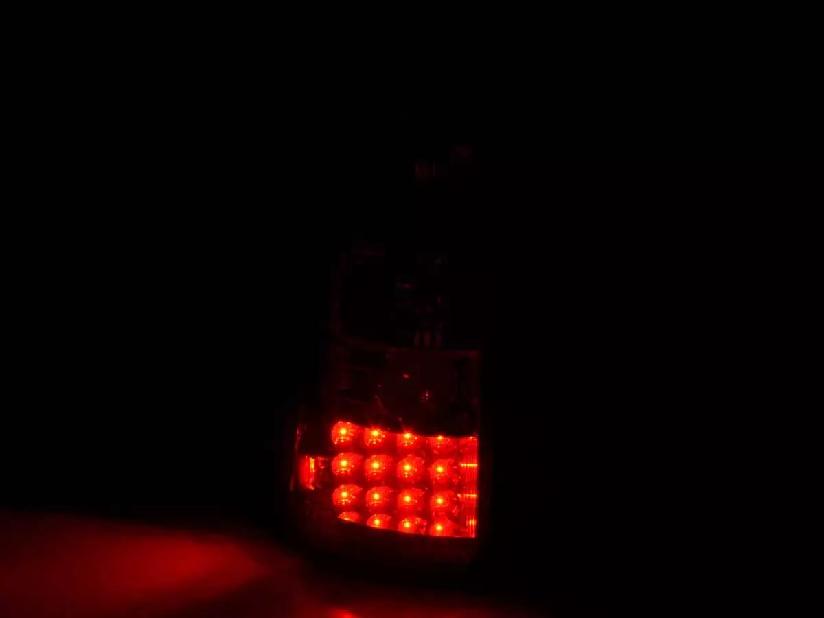 LED Rückleuchten Set Ford Focus Turnier DNW Bj. 98-04 klar/rot