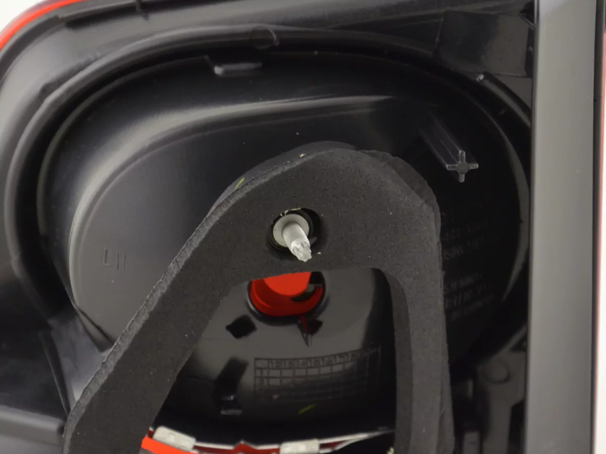 Verschleißteile Rückleuchte links VW Tiguan (5N) Bj. 07-11 rot/klar