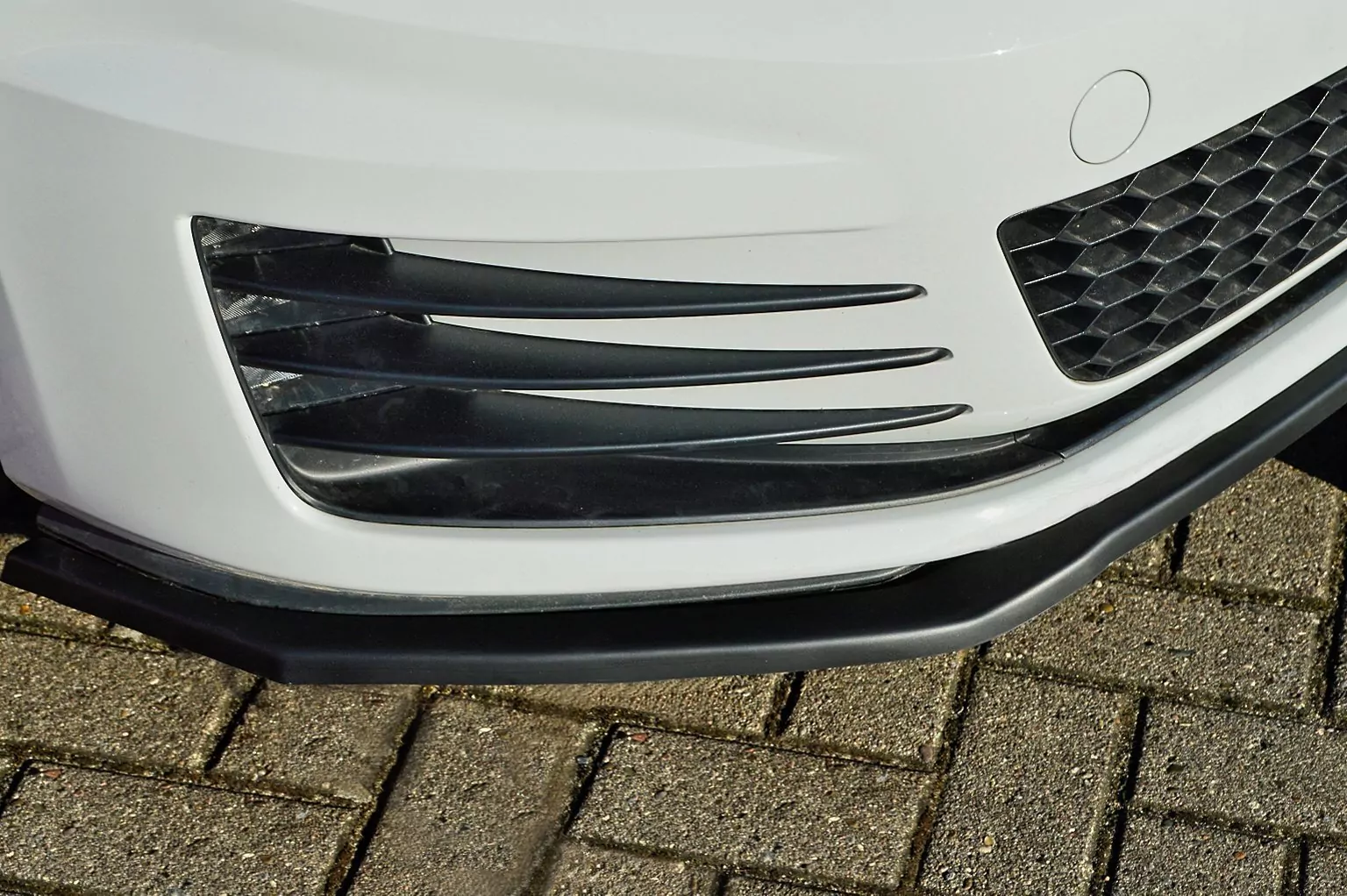 Cup Frontspoilerlippe Version 2 für VW Golf 7 GTI + GTD AU