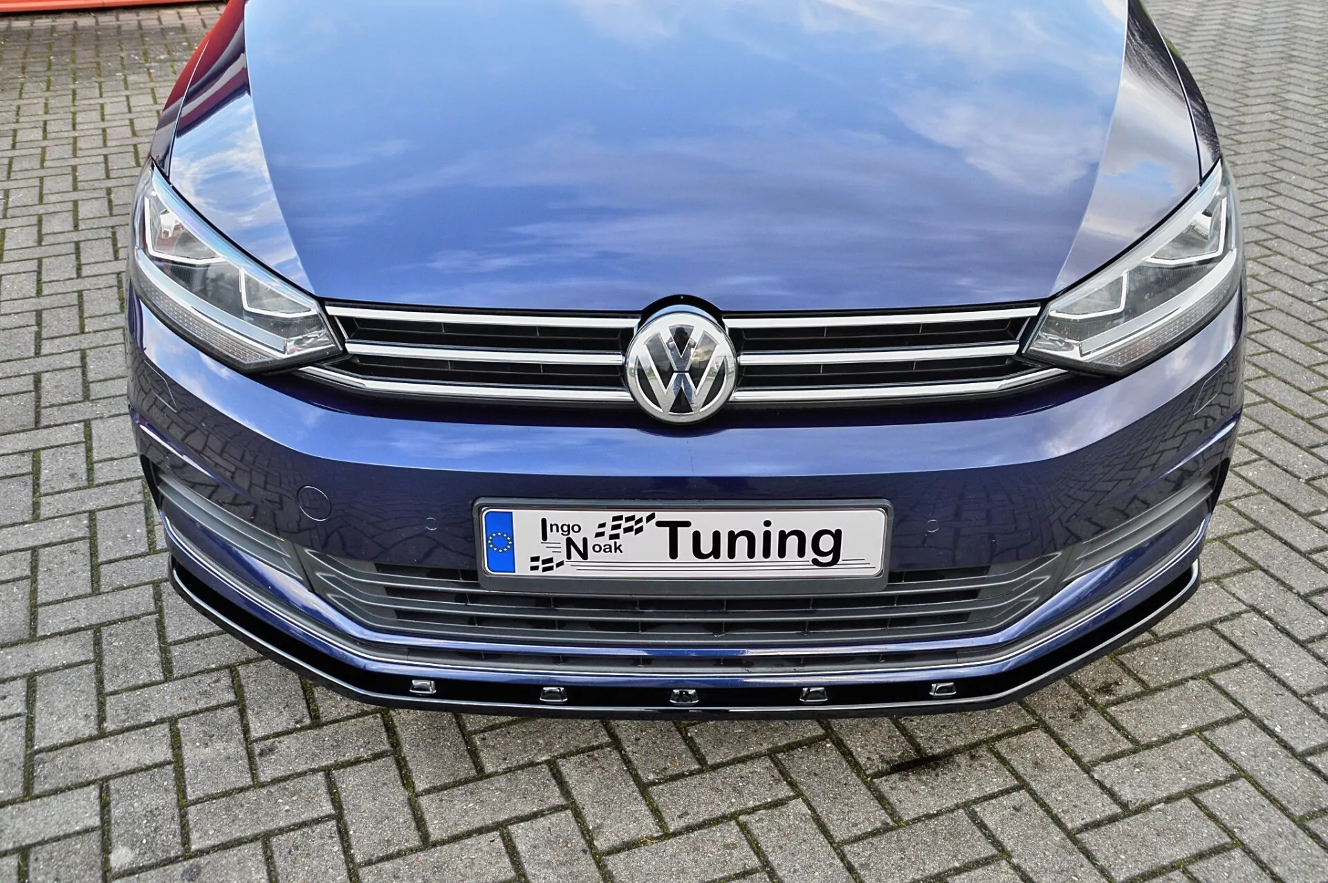Cuplippe aus ABS für VW Touran 5T