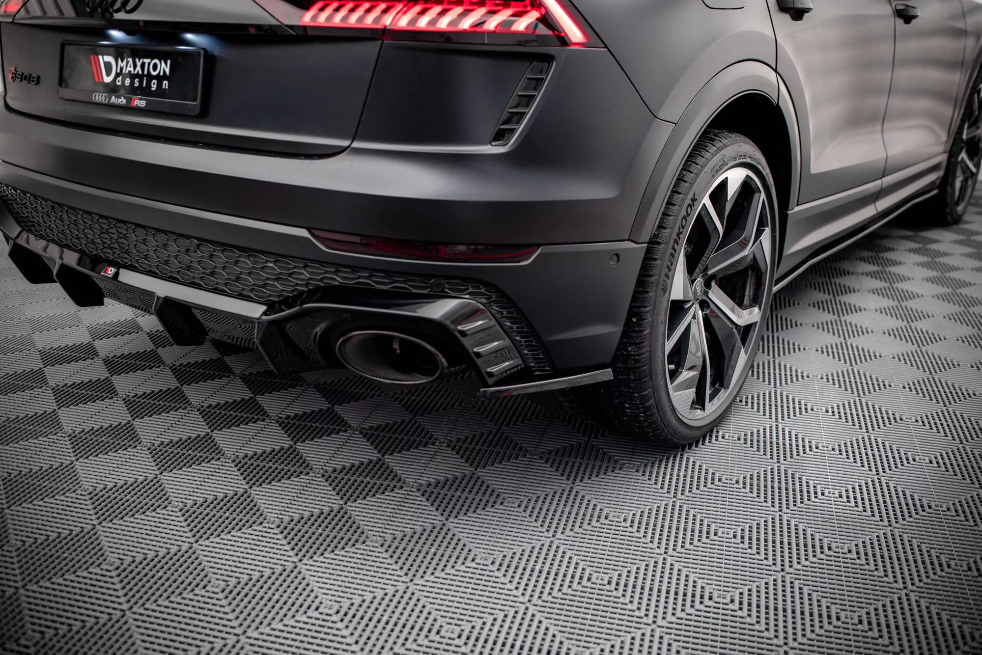 Heck Ansatz Flaps Diffusor V.2 Für Audi RSQ8 Mk1 Schwarz Hochglanz