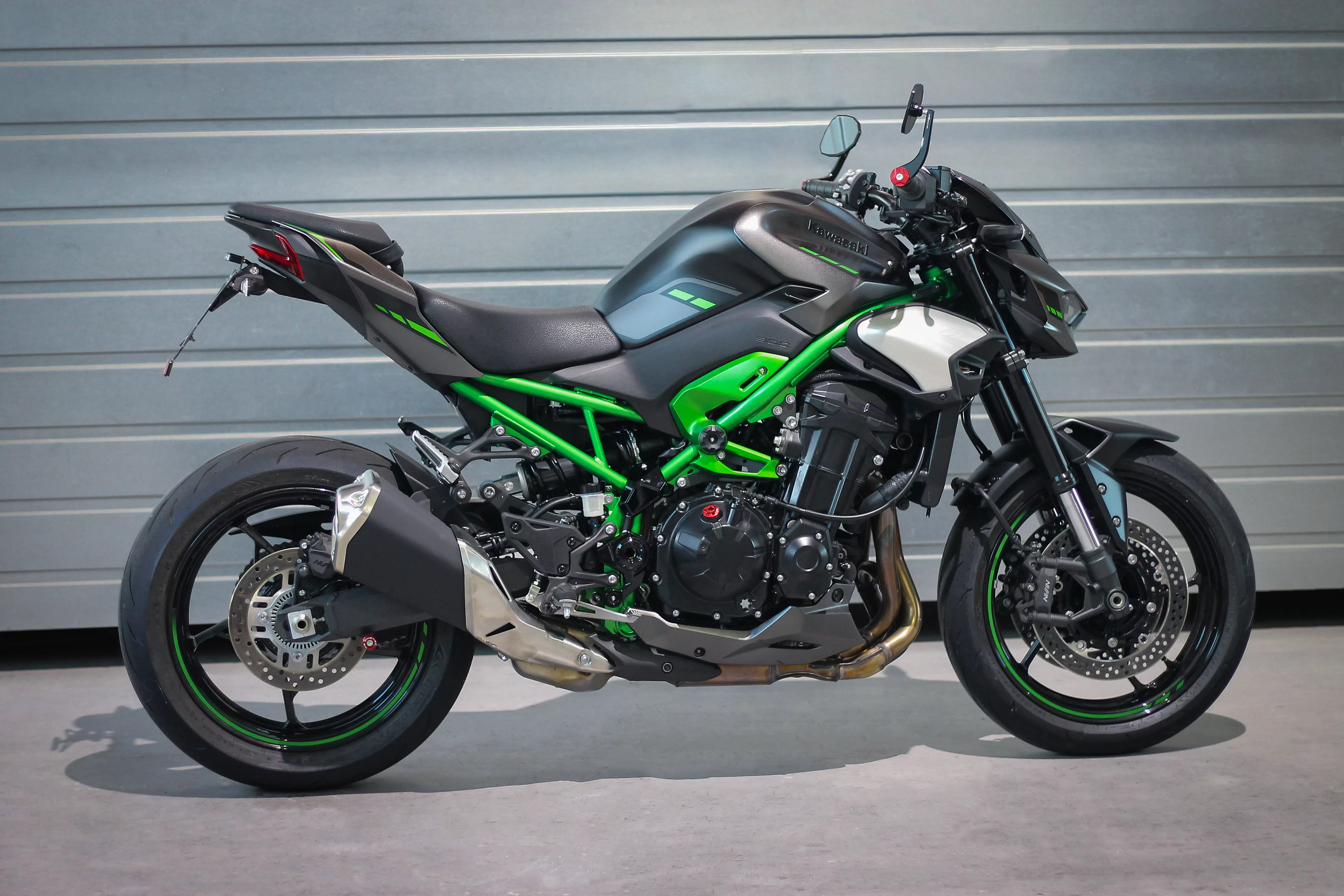 MG Biketec Kennzeichenhalter für Kawasaki Z 900 ab 2025
