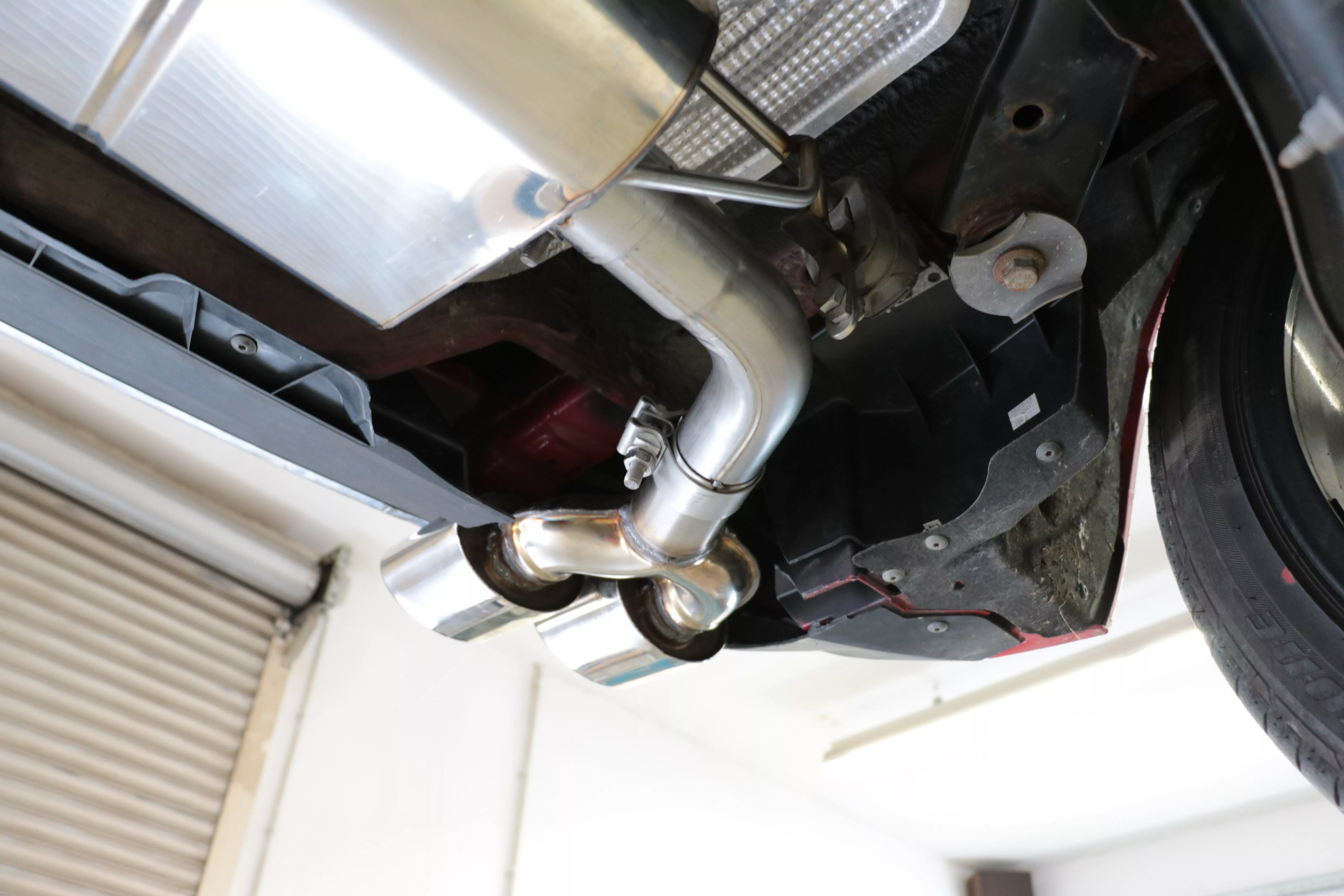 Skoda Karoq 4x4  Endschalldämpfer Ausgang rechts/links - 2x115x85 Typ 32 rechts/links