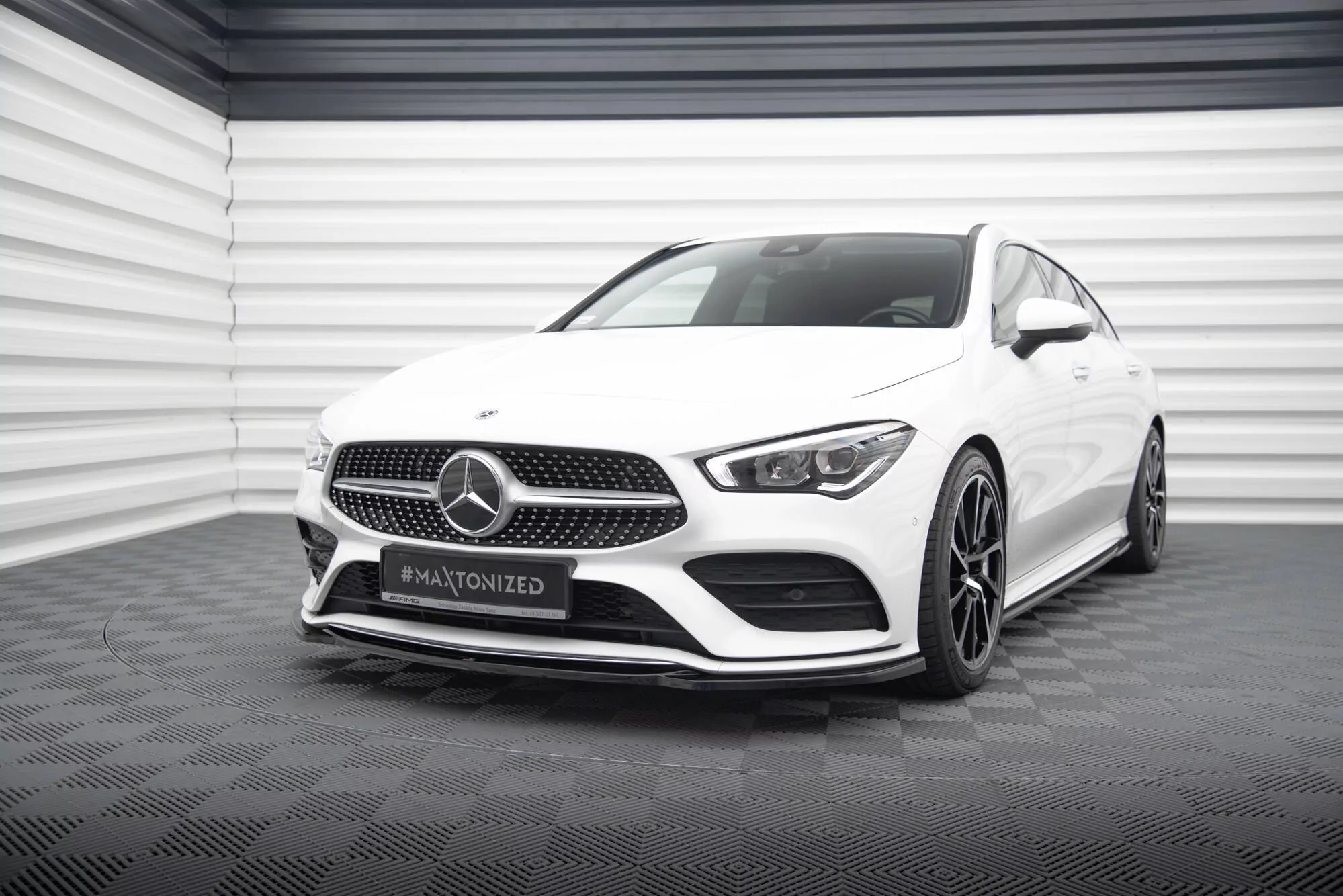 Front Ansatz V.1 Für Mercedes-Benz CLA A35 AMG / AMG-Line C118 Schwarz Hochglanz