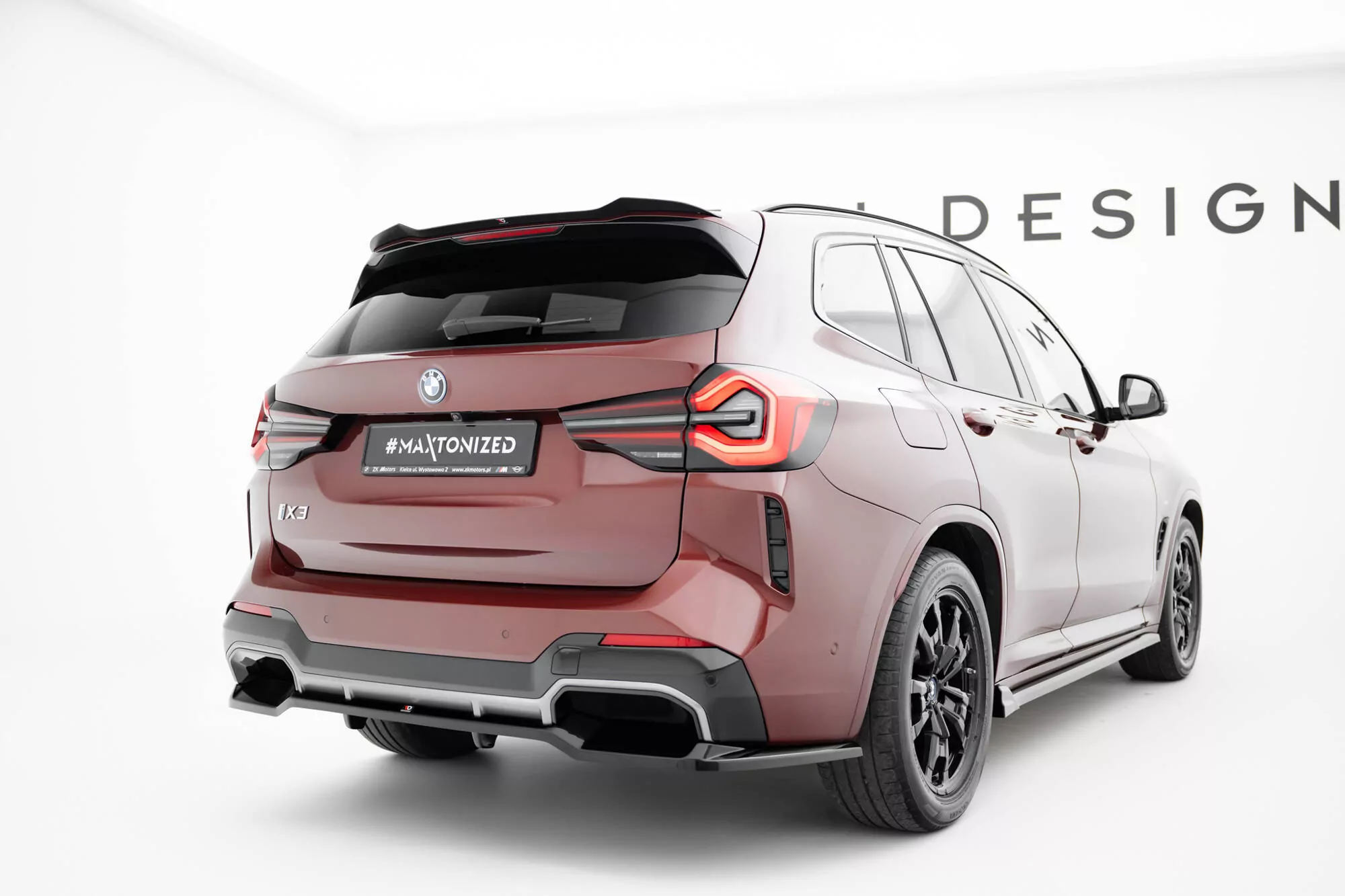 Hinten Splitter (mit Einem Vertikalem Balken) BMW IX3 M-Paket G08 Facelift Schwarz Hochglanz