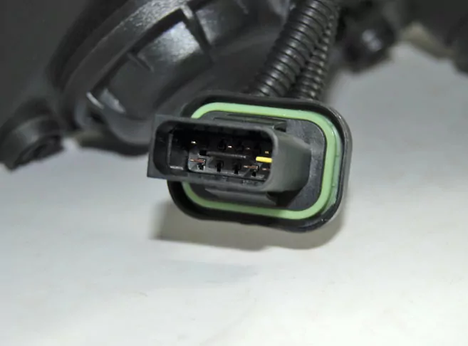 PEUGEOT 208 4.12-06.15 TUBE LIGHT CHROME  