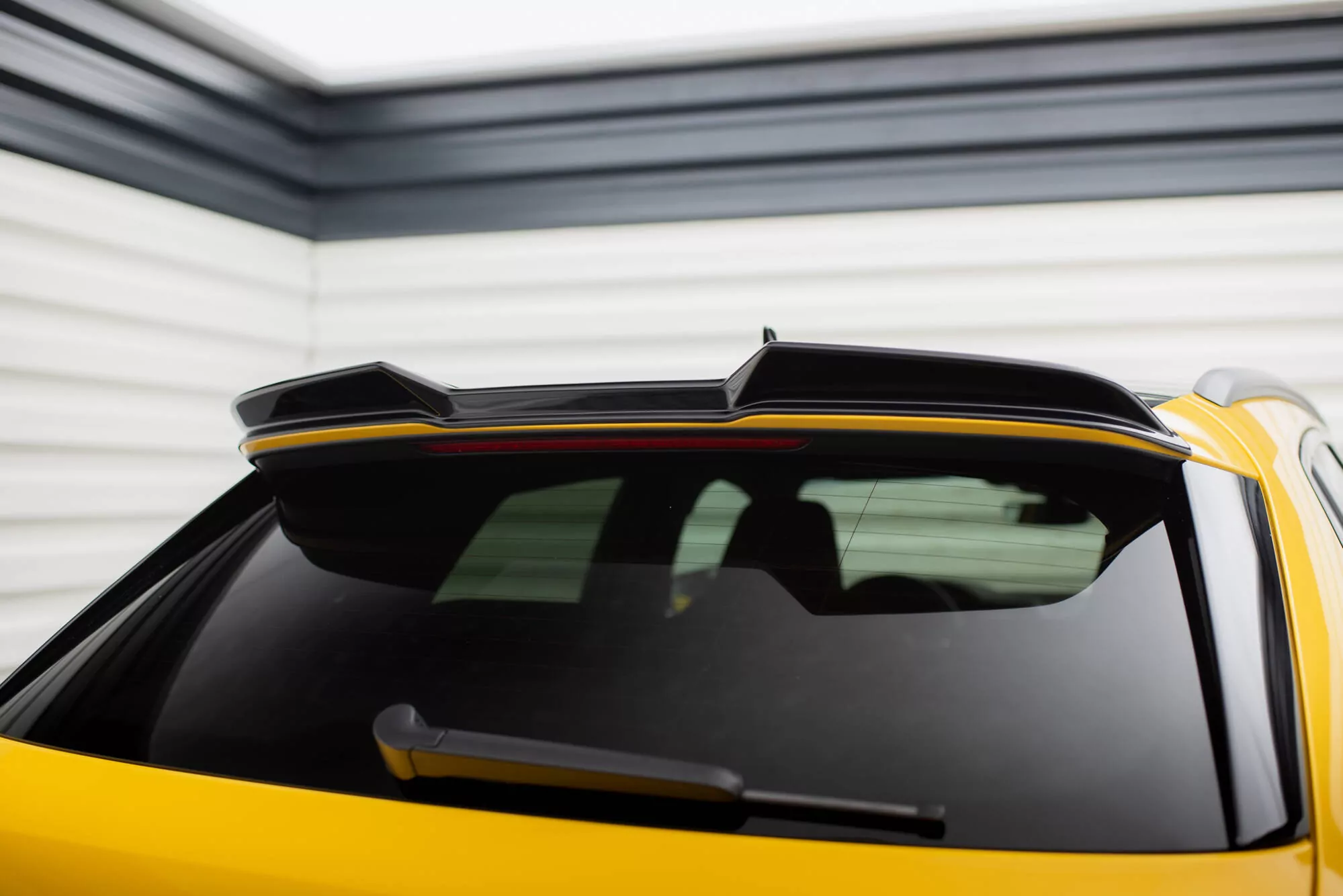 Spoiler CAP Für 3D Audi RS3 / S3 / A3 S-Line Sportback 8Y Schwarz Hochglanz