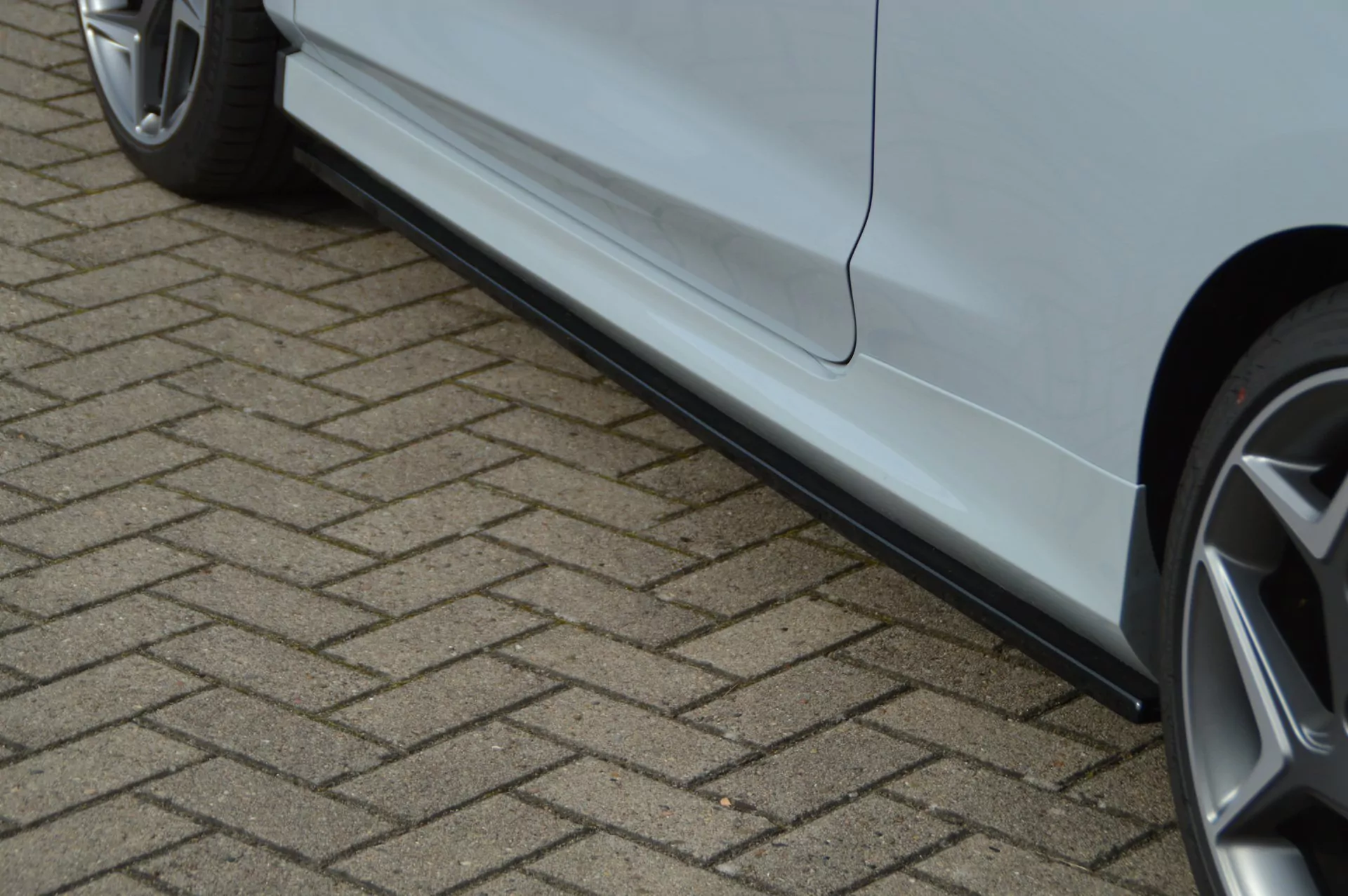 CUP4 Seitenschweller für Ford Fiesta ST MK8 JHH